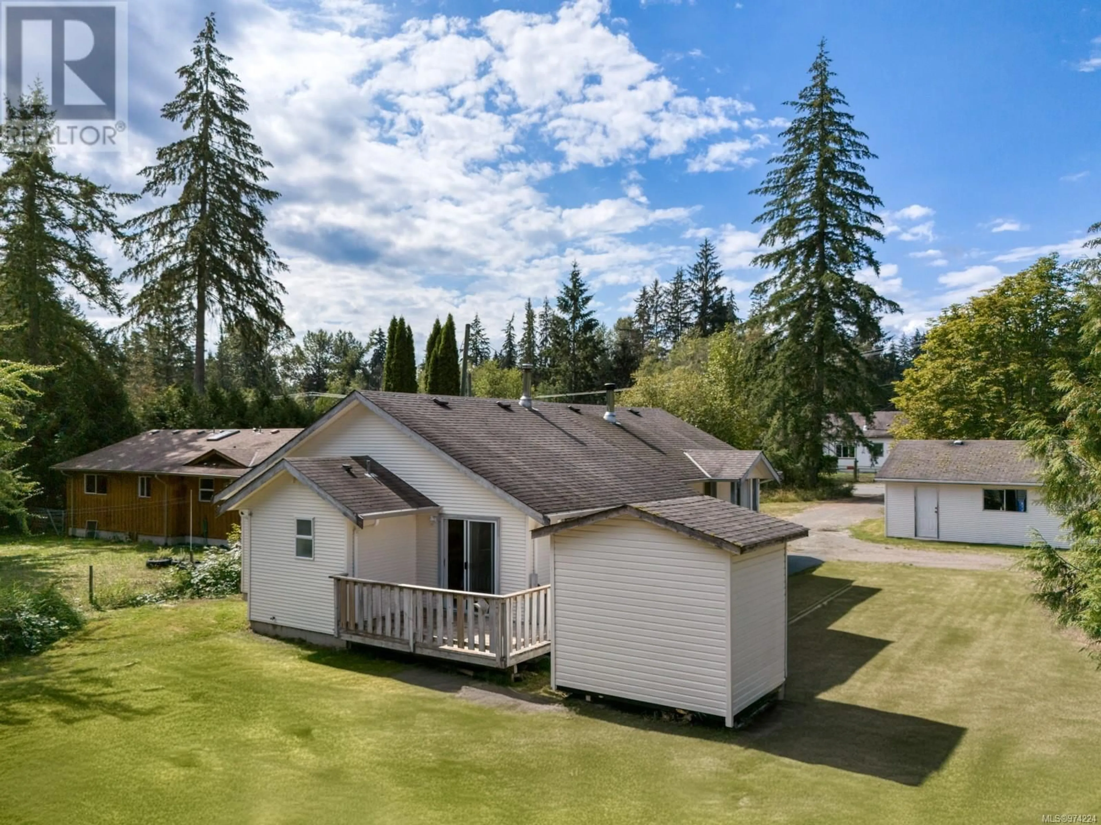 Frontside or backside of a home, cottage for 614 Webb Rd, Courtenay British Columbia V9N9L9