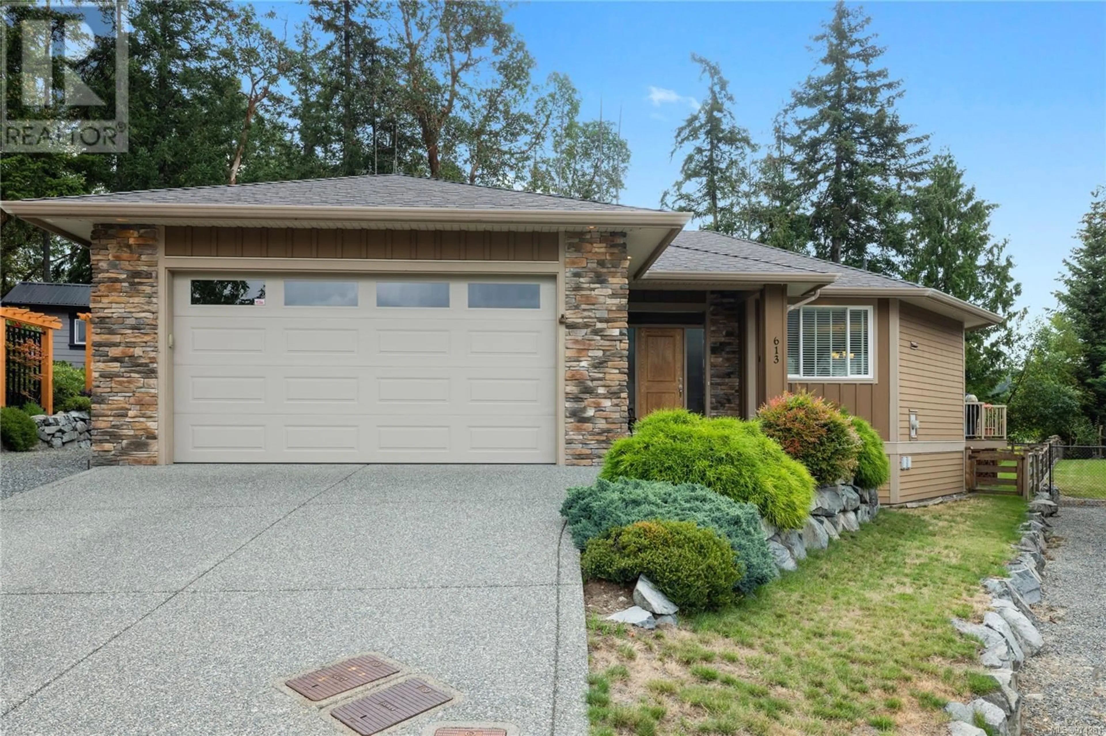 Home with brick exterior material for 613 Steele Pl, Ladysmith British Columbia V9G2C5