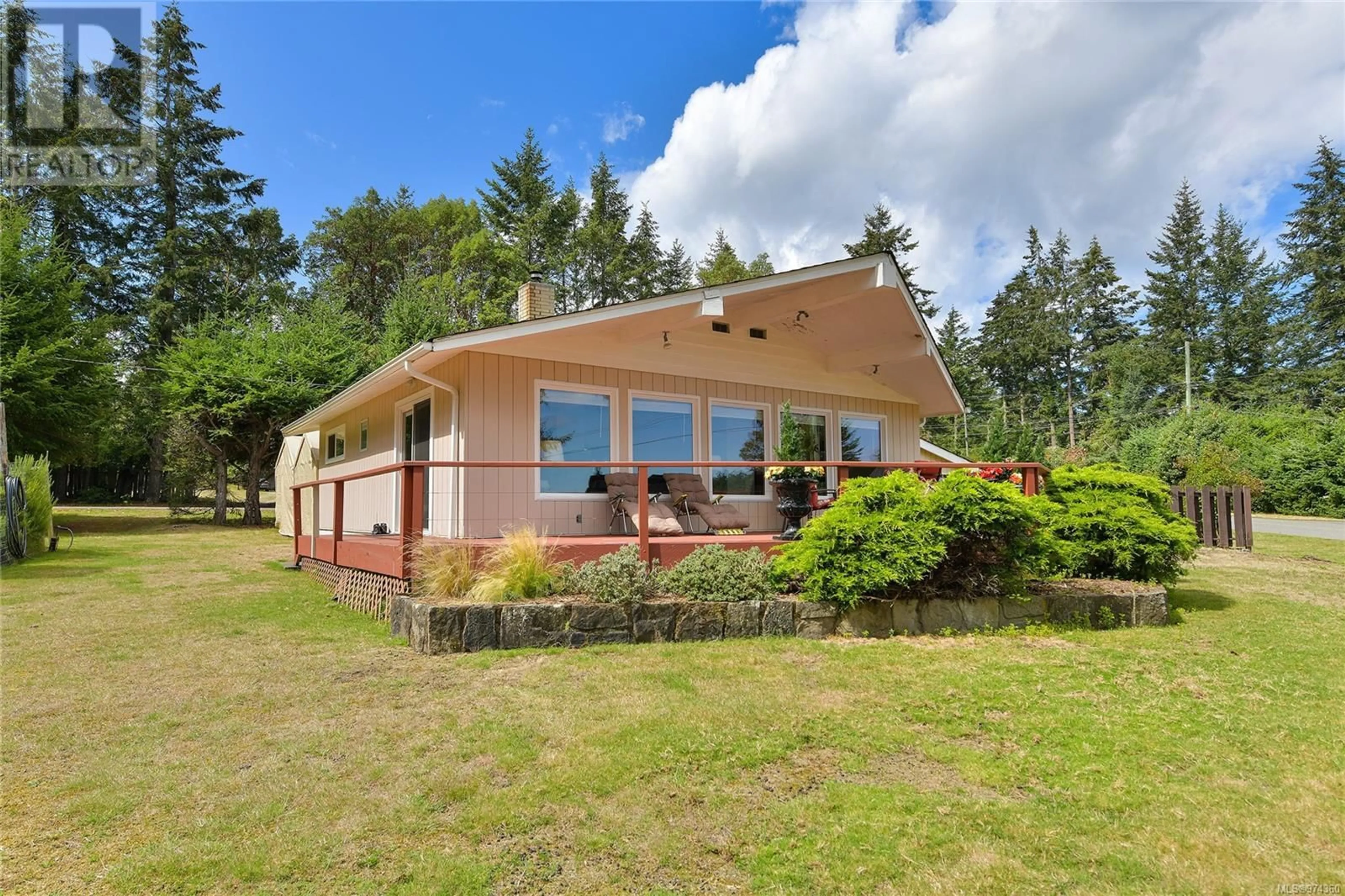 Cottage for 505 Arbutus Dr, Mayne Island British Columbia V0N2J1