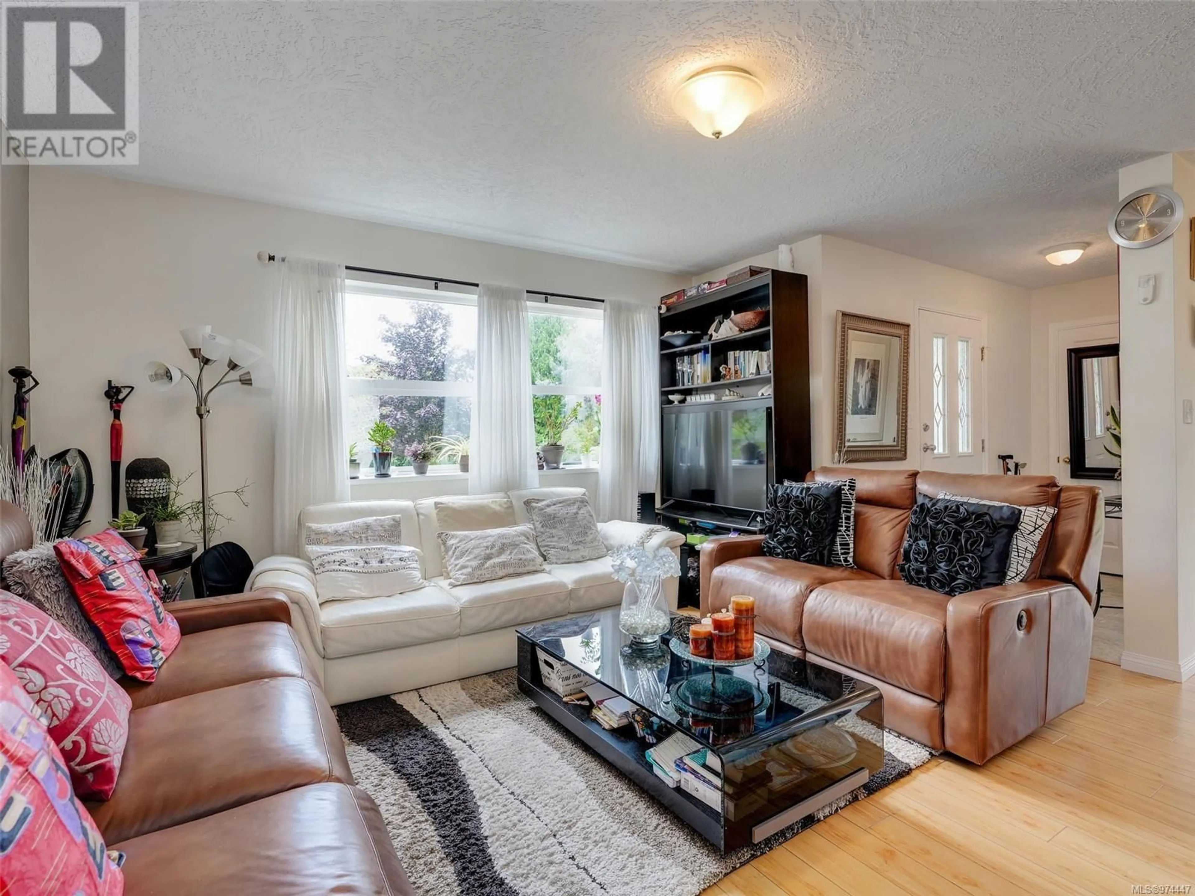 Living room, wood floors for 2165 Maple Ave, Sooke British Columbia V9Z0M8