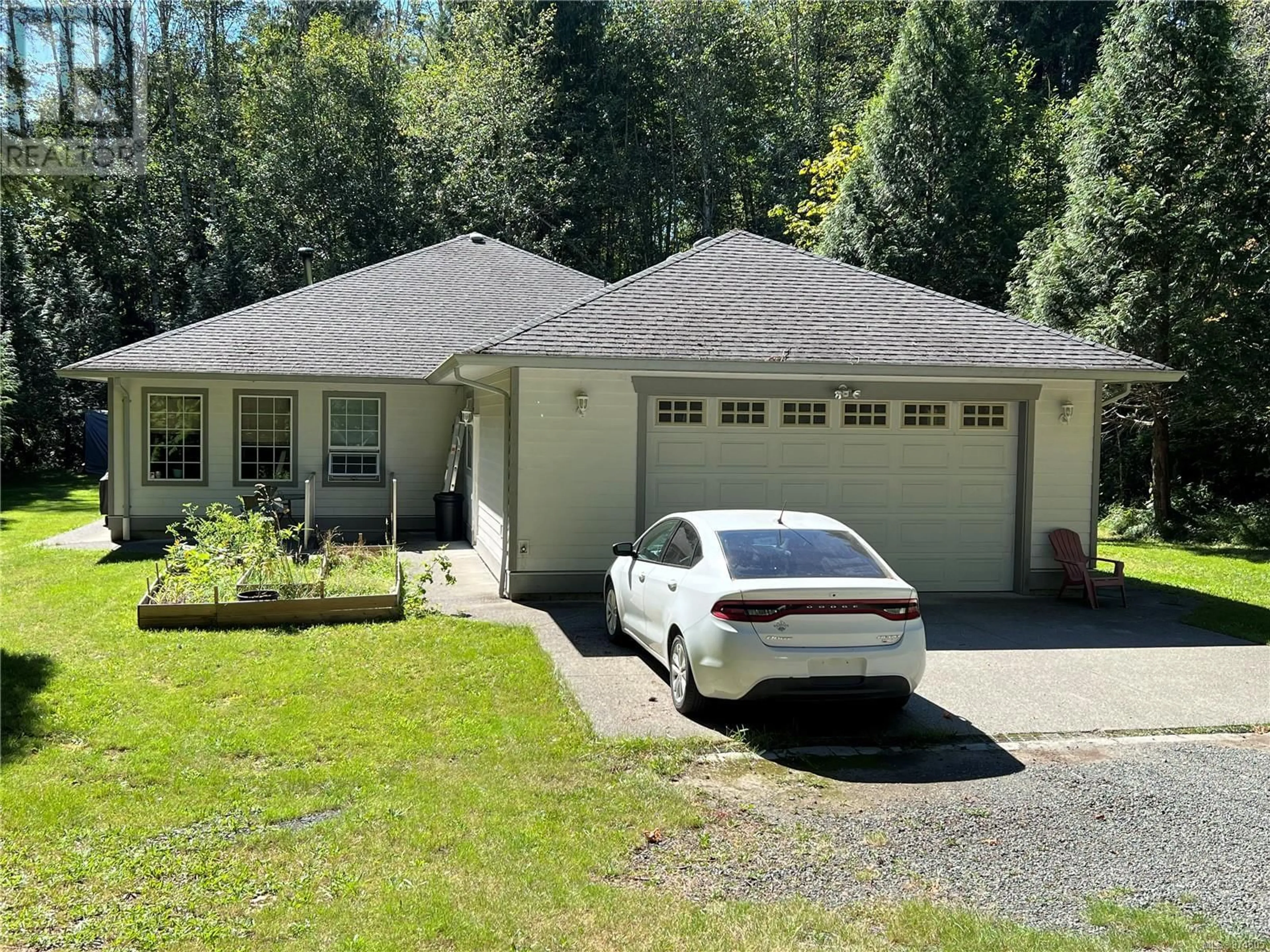 Home with vinyl exterior material, street for 493 MAQUINNA CRESCENT, Gold River British Columbia V0P1G0