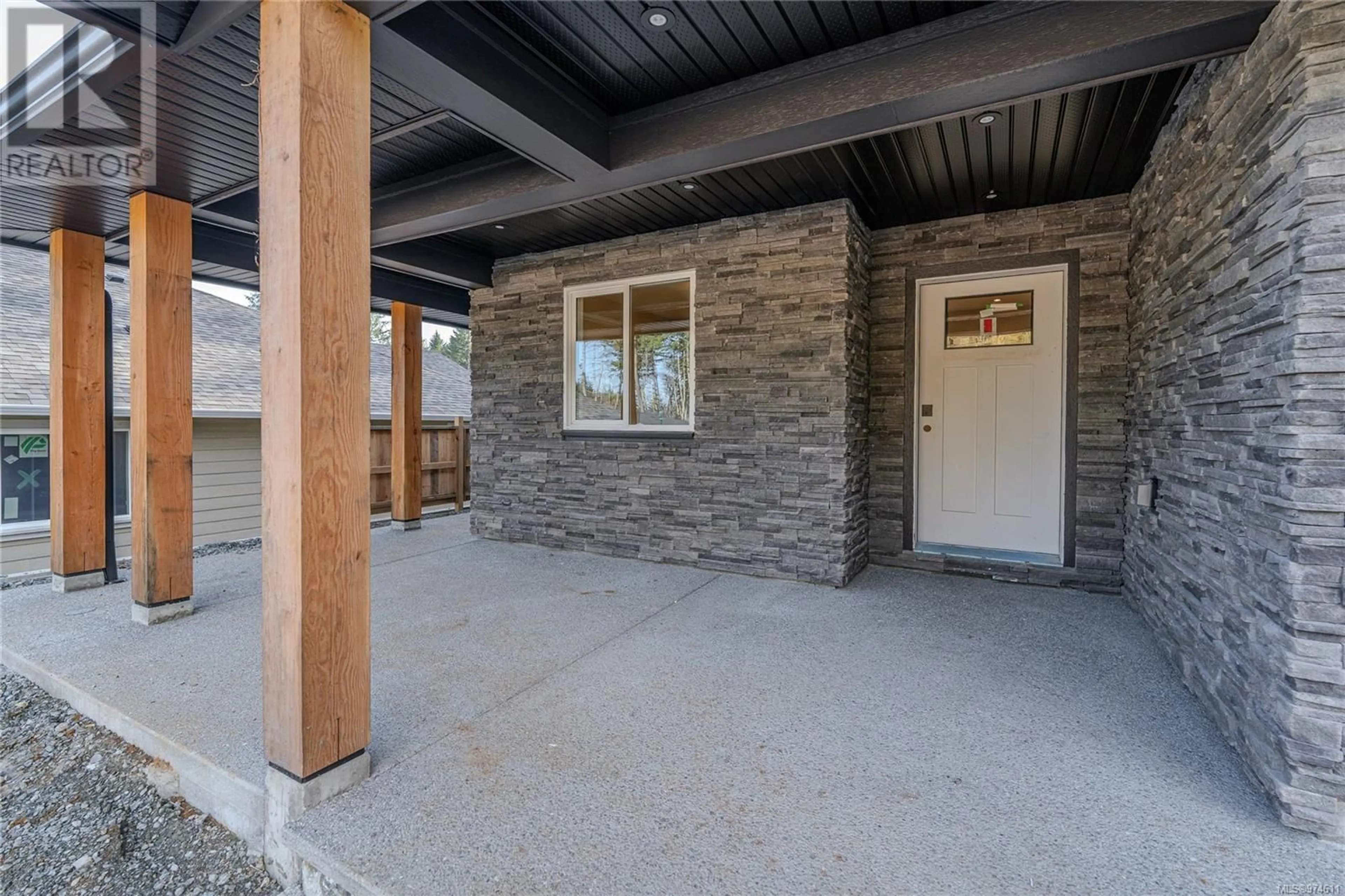 Indoor entryway, cement floor for 2632 Forest Edge Rd, Sooke British Columbia V9Z1P2