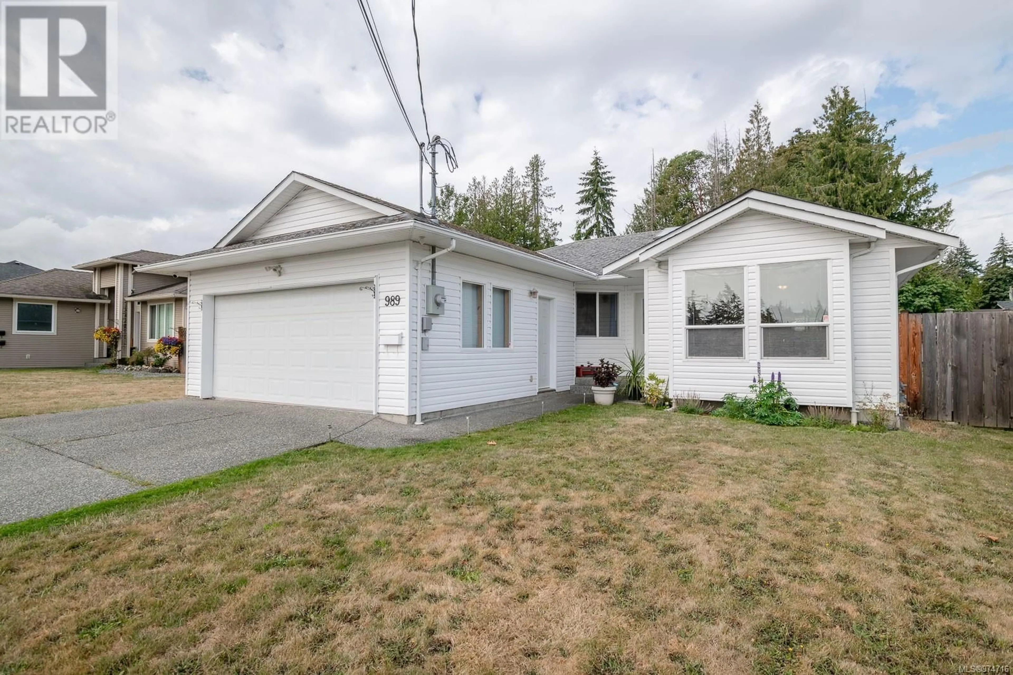 Frontside or backside of a home, cottage for 989 Douglas Ave, Nanaimo British Columbia V9R6B5