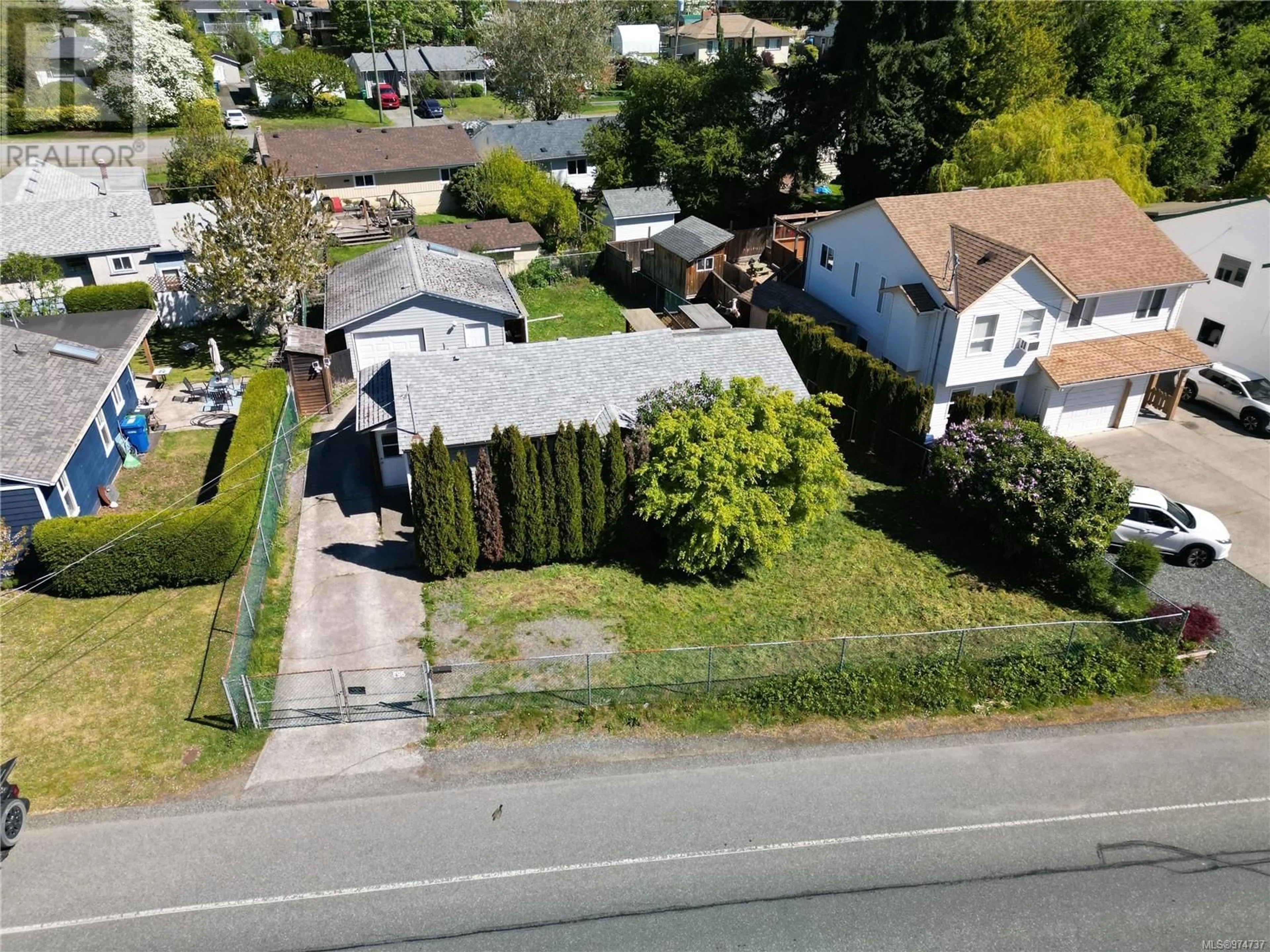 Frontside or backside of a home, the street view for 896 Townsite Rd, Nanaimo British Columbia V9S1L7