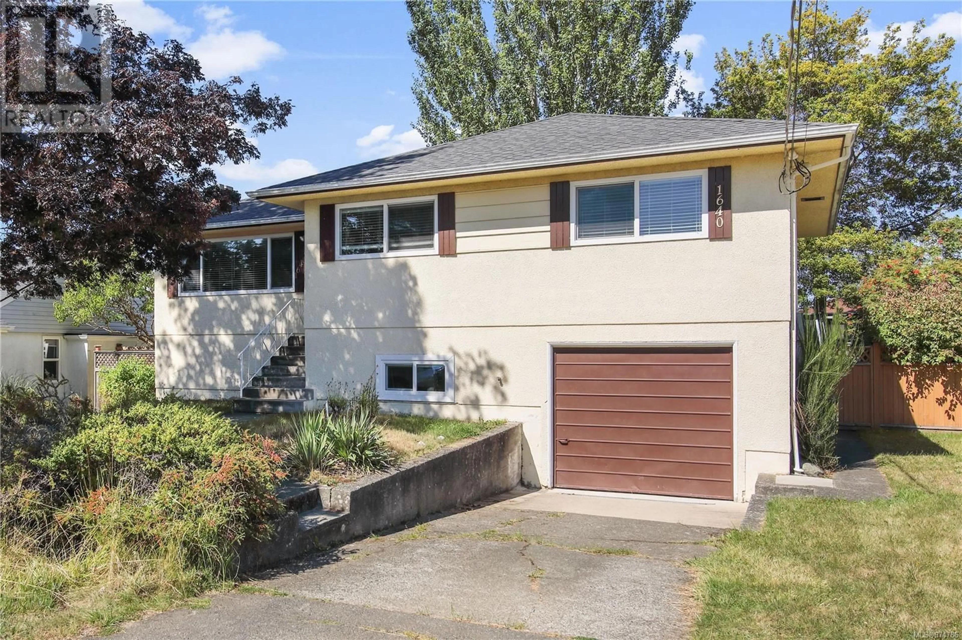 Frontside or backside of a home for 1640 Howroyd Ave, Saanich British Columbia V8P3C1