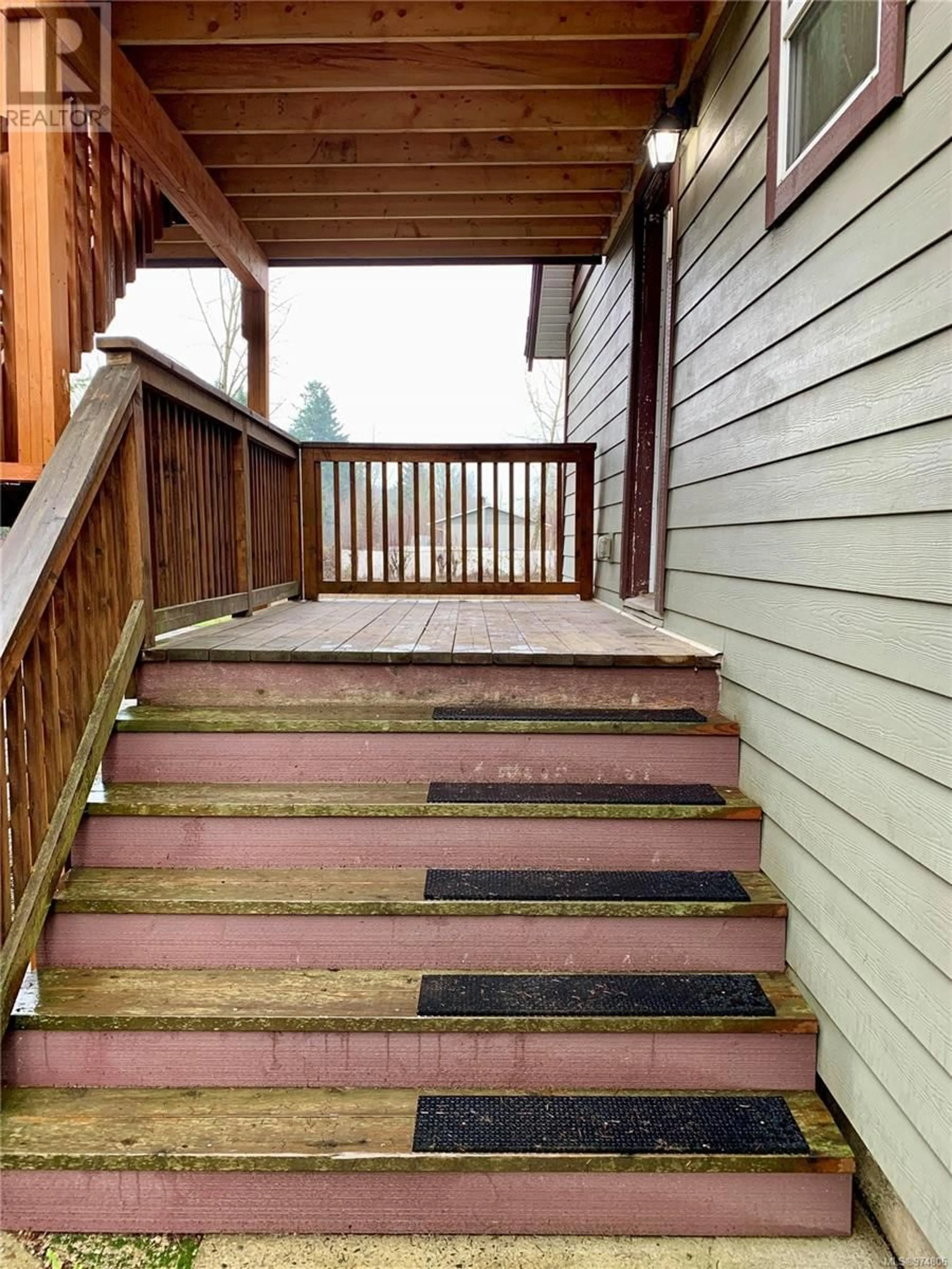 Stairs for 3313 Trans Canada Hwy, Nanaimo British Columbia V0R1H0