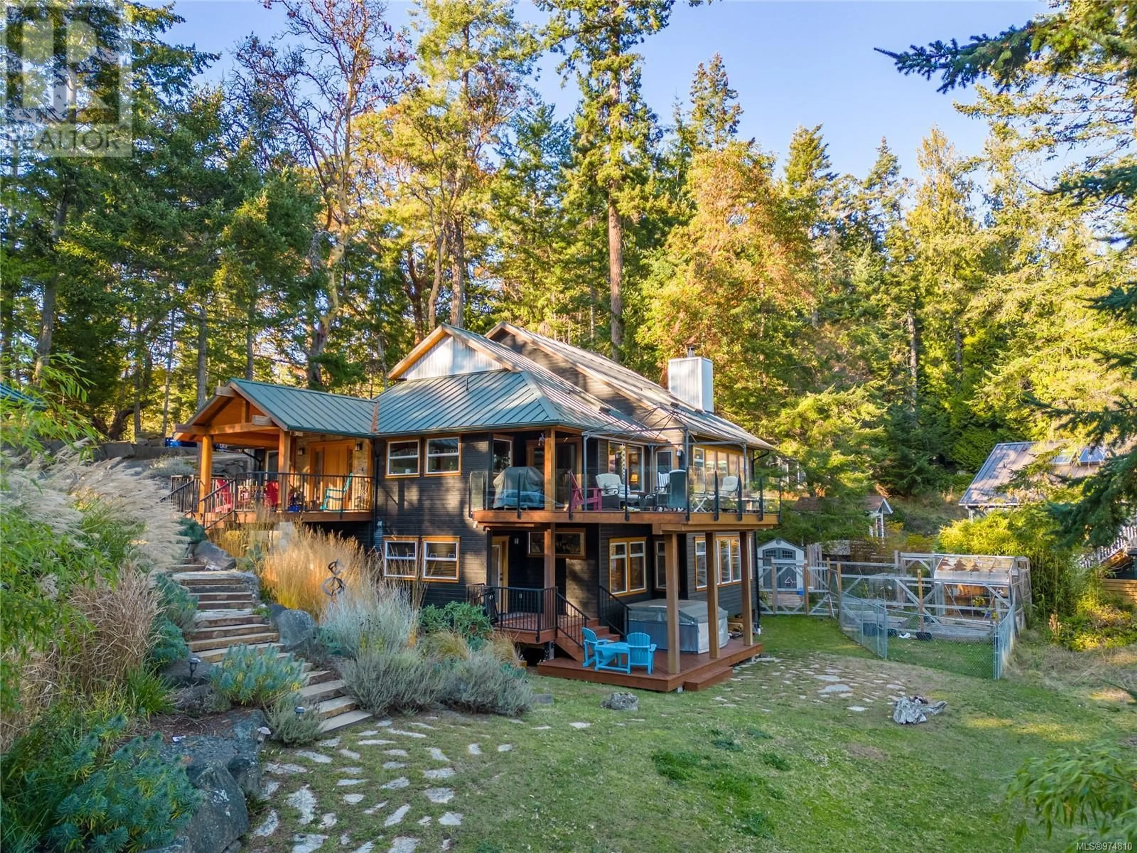 Cottage for 7942 Plumper Way, Pender Island British Columbia V0N2M2