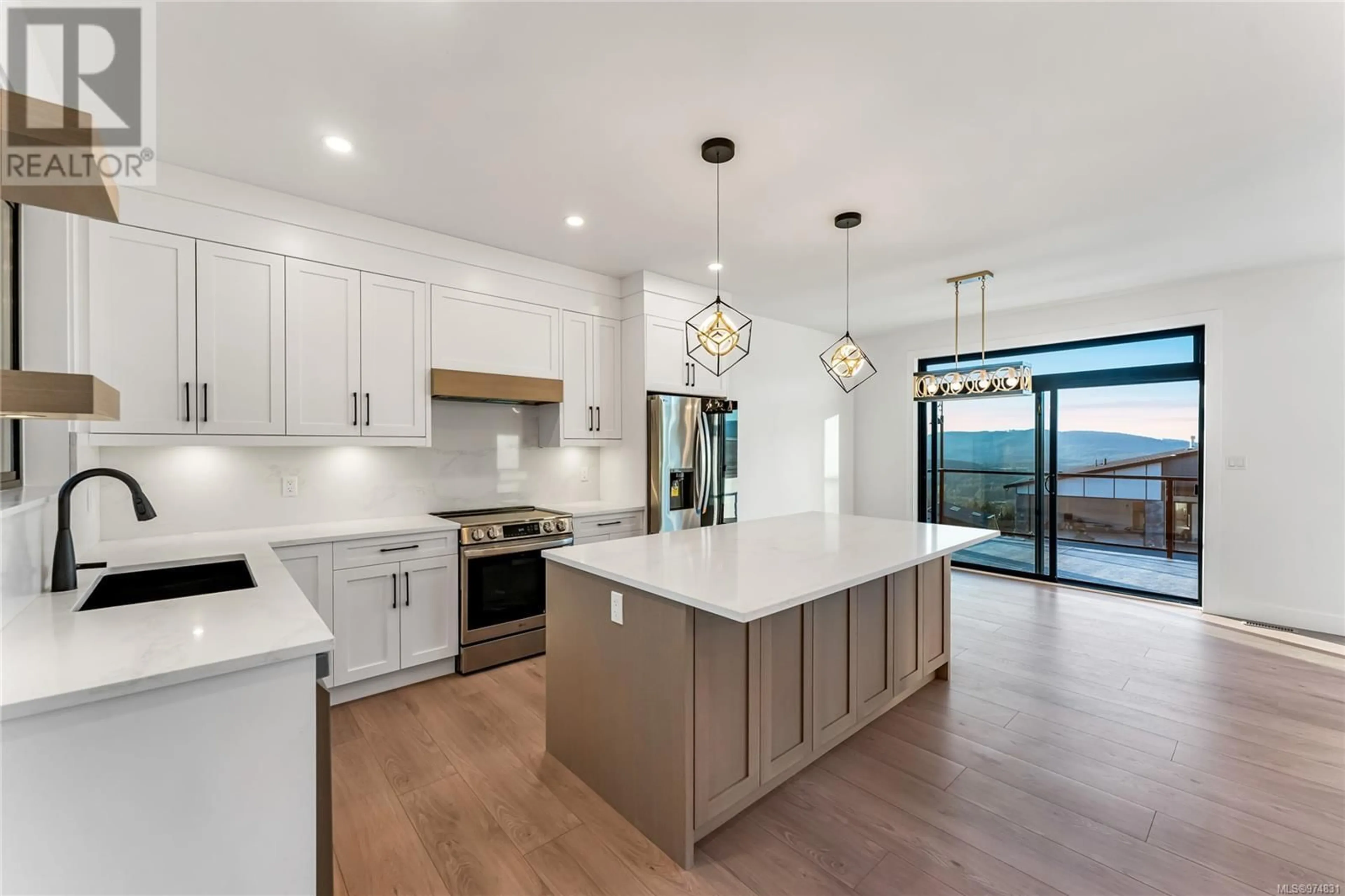 Open concept kitchen for 3210 Woodrush Dr, Duncan British Columbia V9L0J9