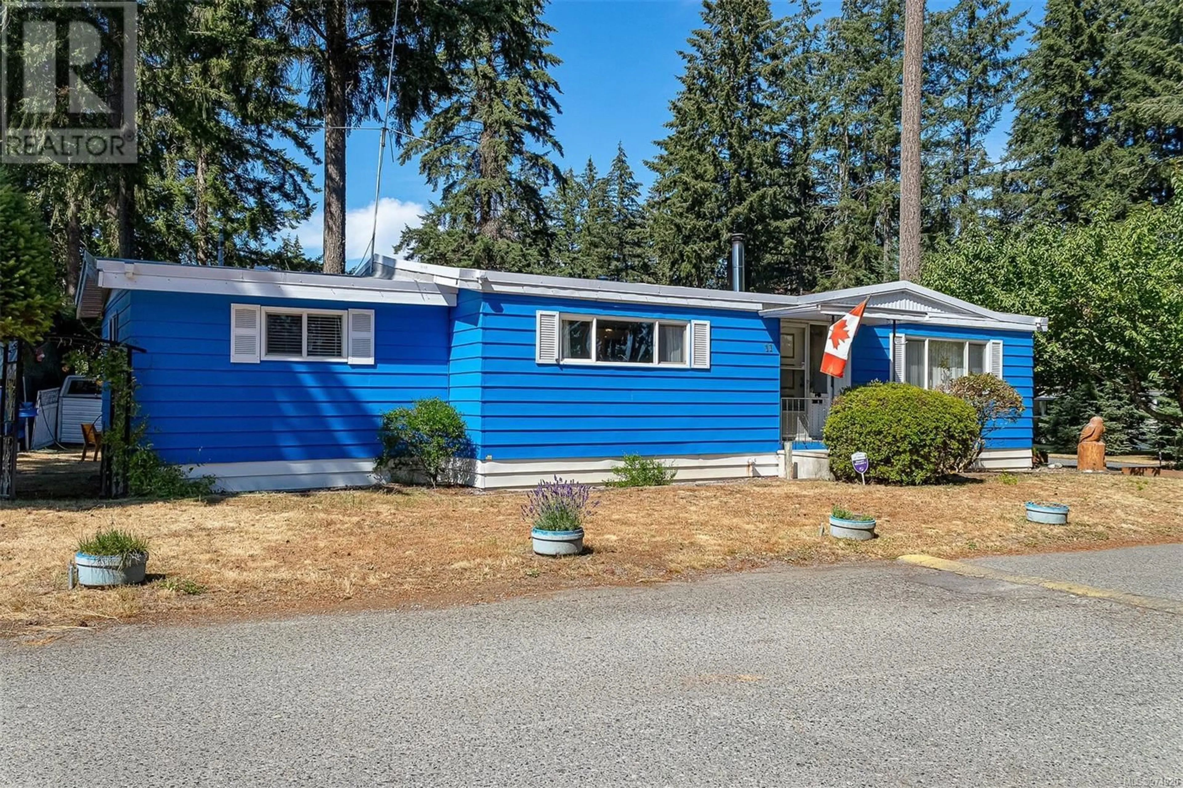 Home with vinyl exterior material for 11 3560 Hallberg Rd, Cassidy British Columbia V9G1L4