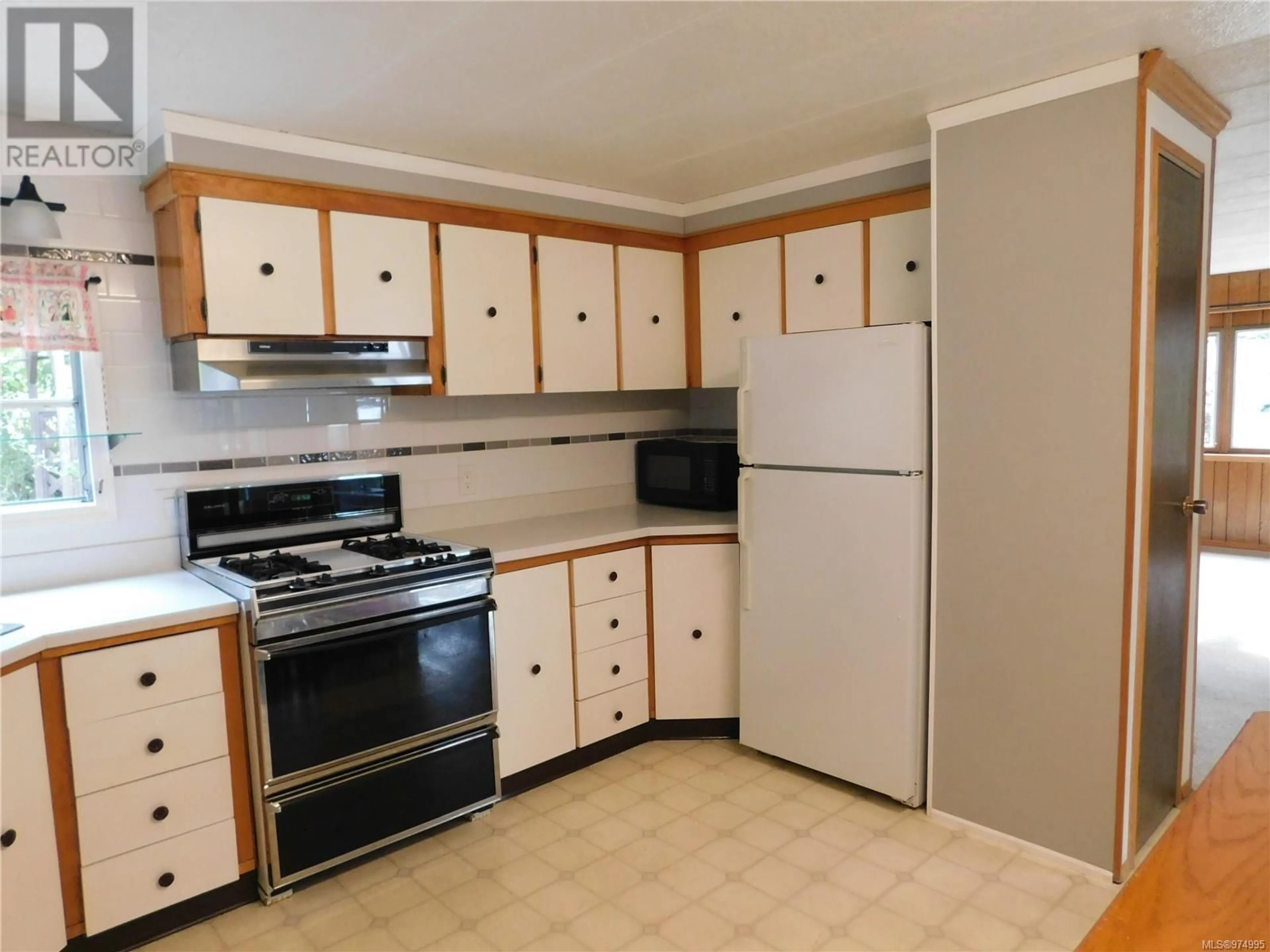 Standard kitchen, cottage for 21 5679 Tomswood Rd, Port Alberni British Columbia V9Y7L6