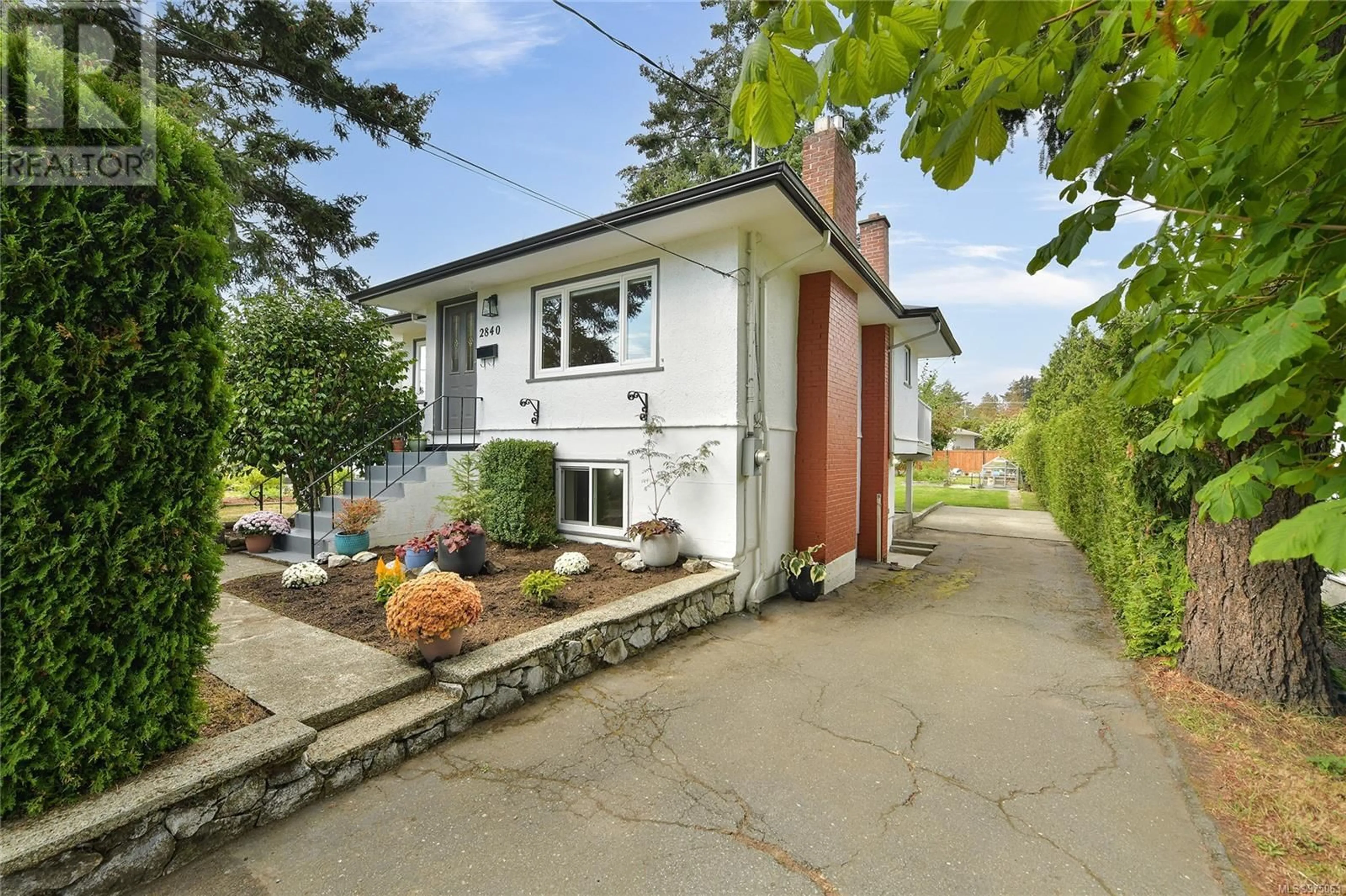 Frontside or backside of a home for 2840 Rockwell Ave, Saanich British Columbia V9A2M9