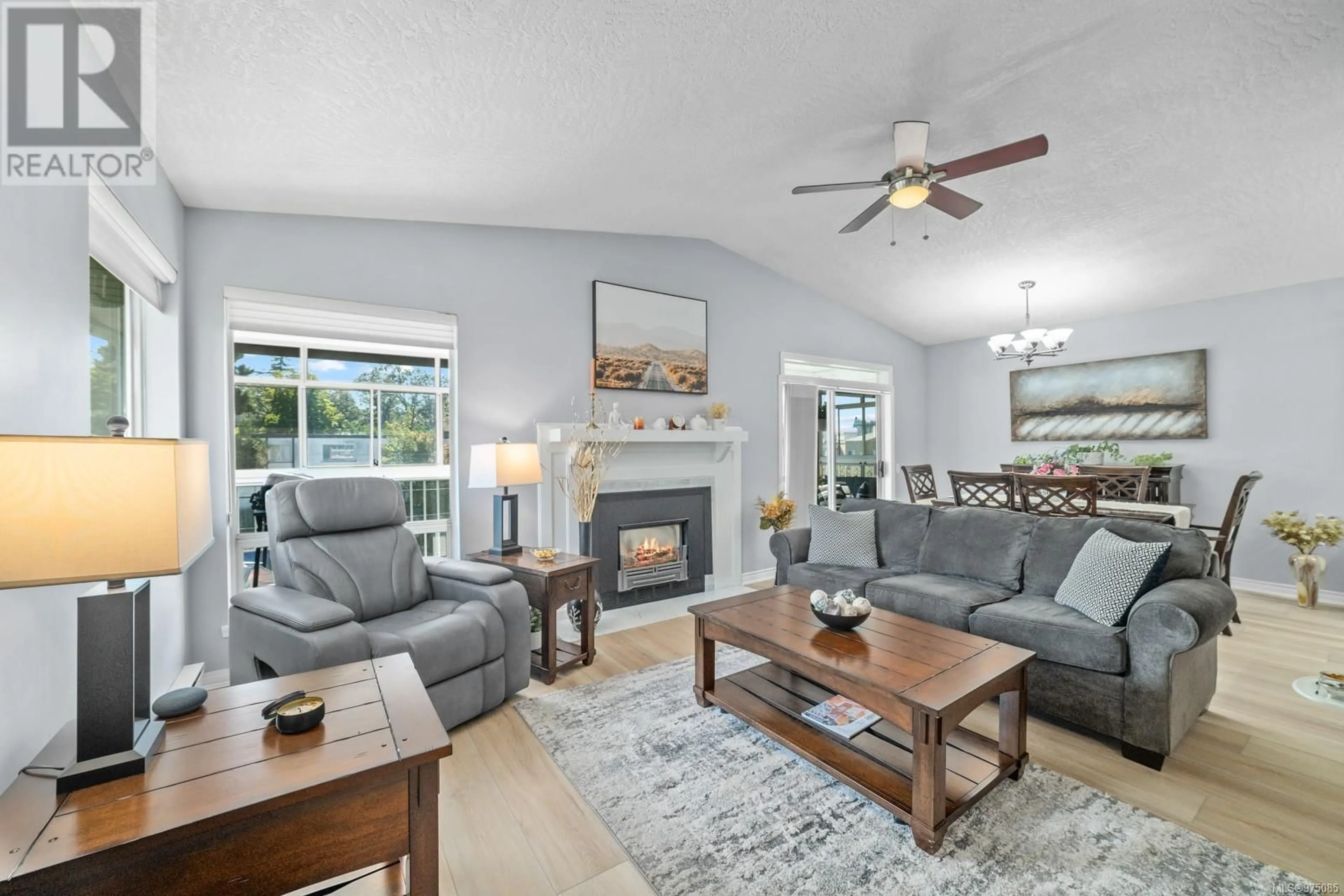 Living room, wood floors for 403 1234 Fort St, Victoria British Columbia V8V3L2