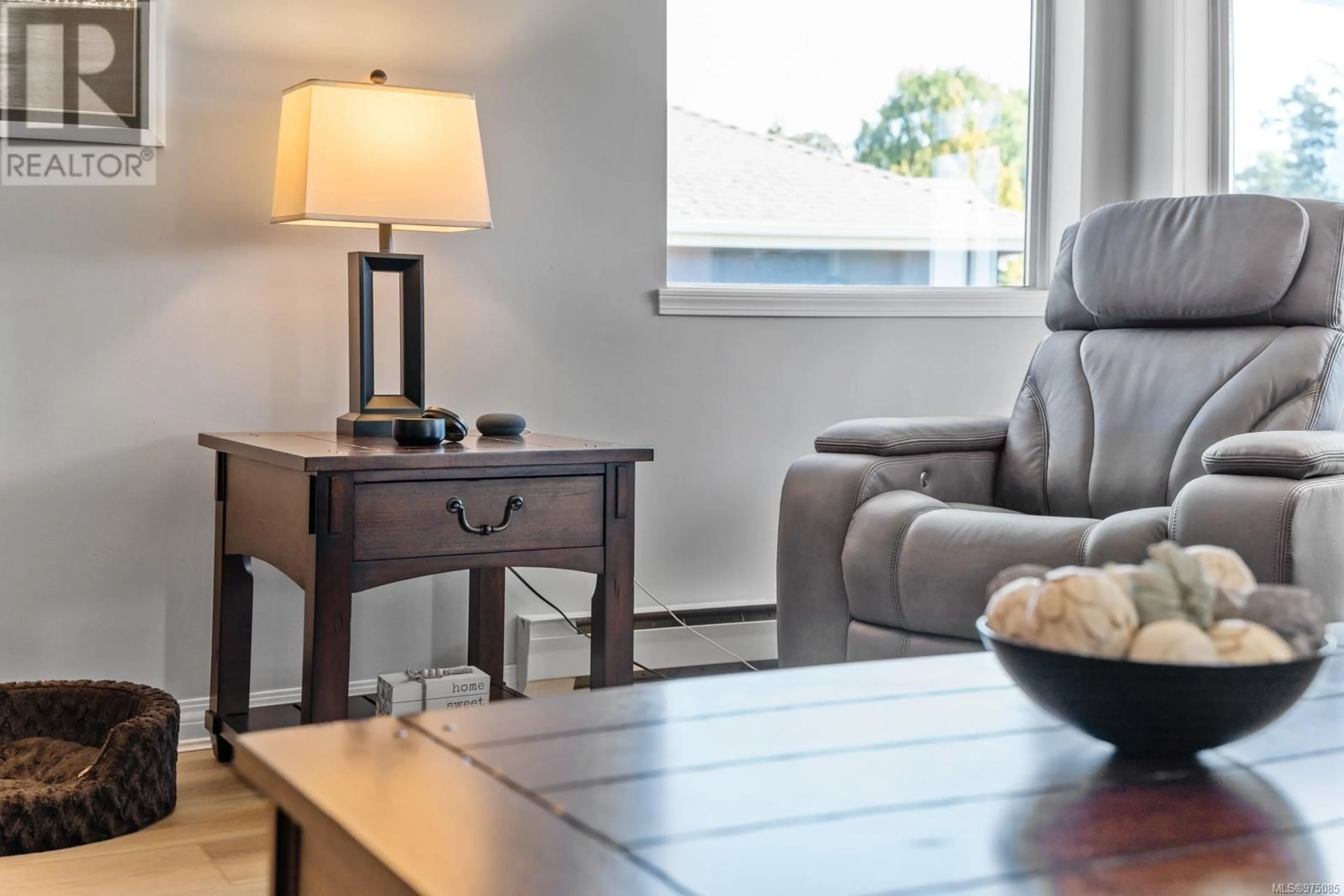 Living room, wood floors for 403 1234 Fort St, Victoria British Columbia V8V3L2