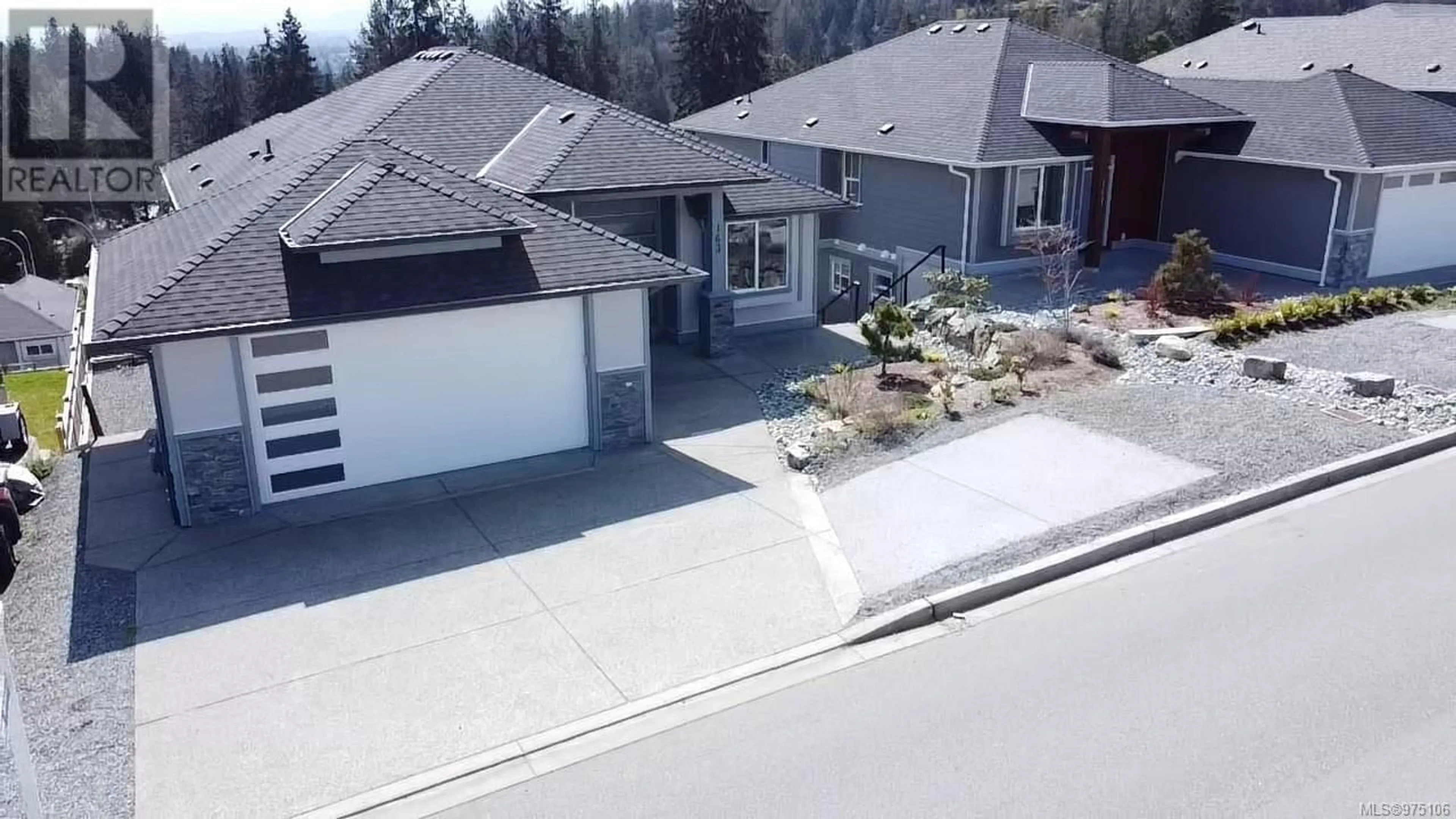 A pic from outside/outdoor area/front of a property/back of a property/a pic from drone, street for 163 GOLDEN OAKS CRESCENT, Nanaimo British Columbia V9T0K8