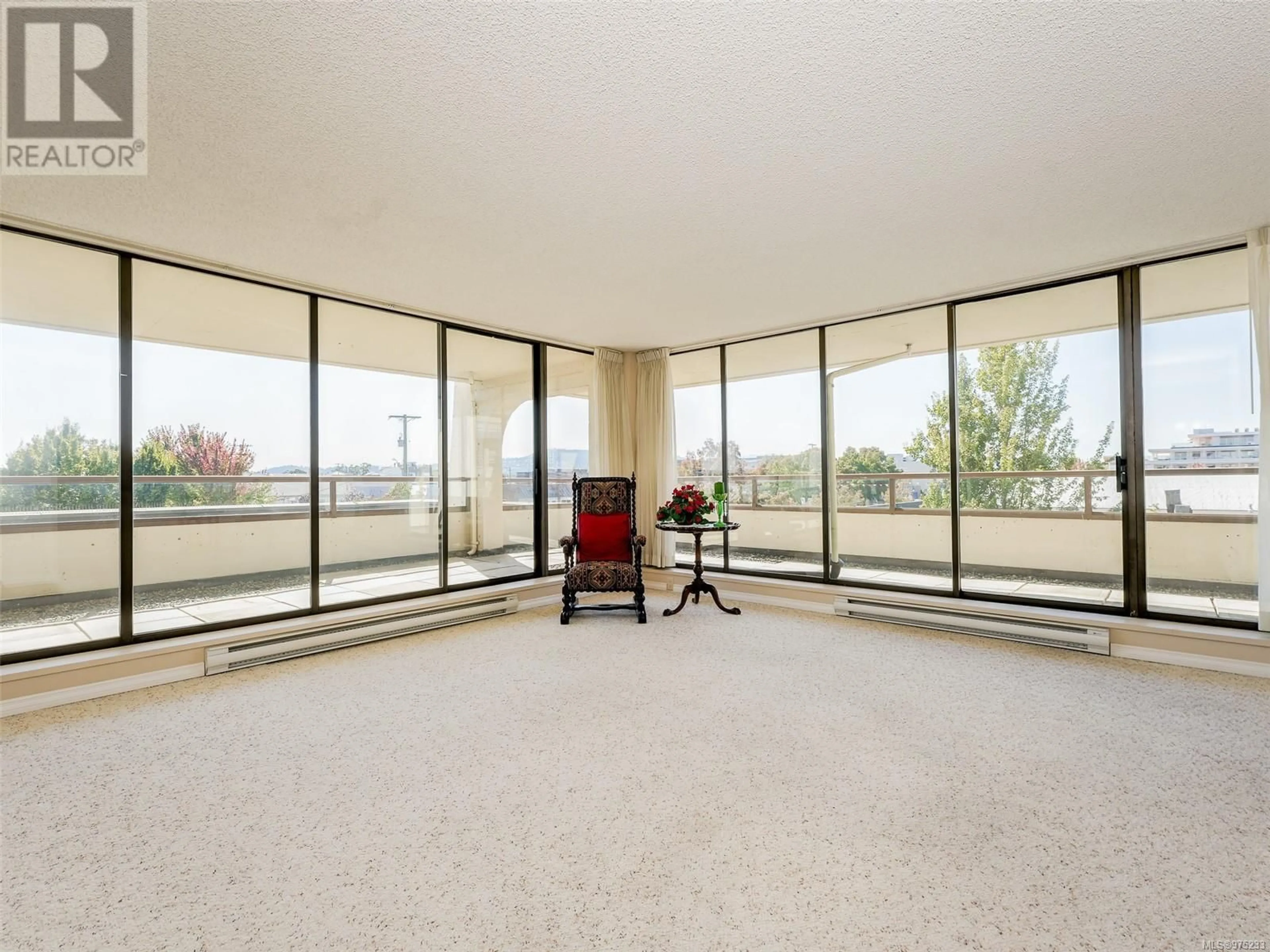 Other indoor space, carpet floors for 204 9805 Second St, Sidney British Columbia V8L4T9