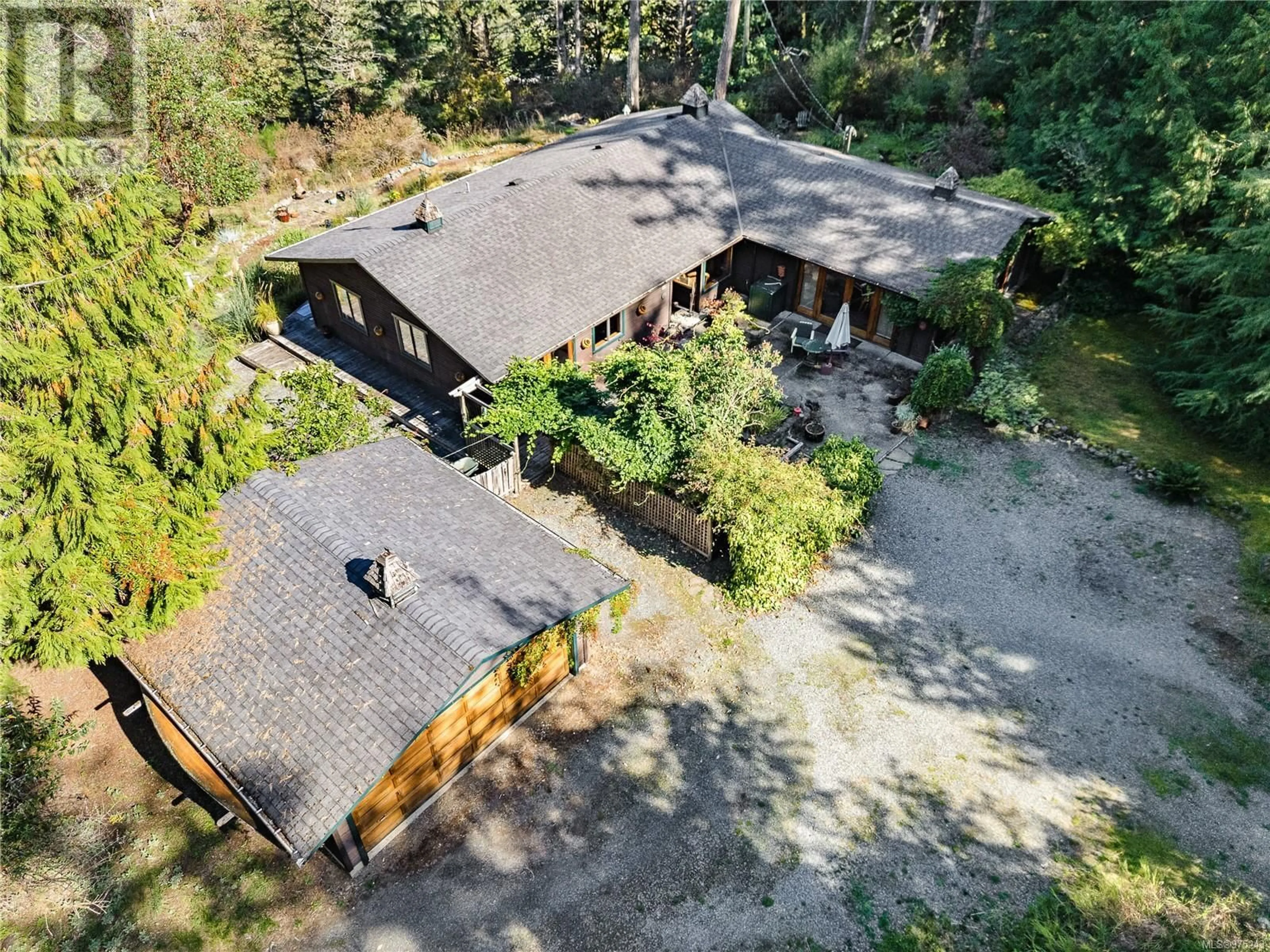 Frontside or backside of a home, cottage for 141 Amblewood Dr, Salt Spring British Columbia V8K1X2