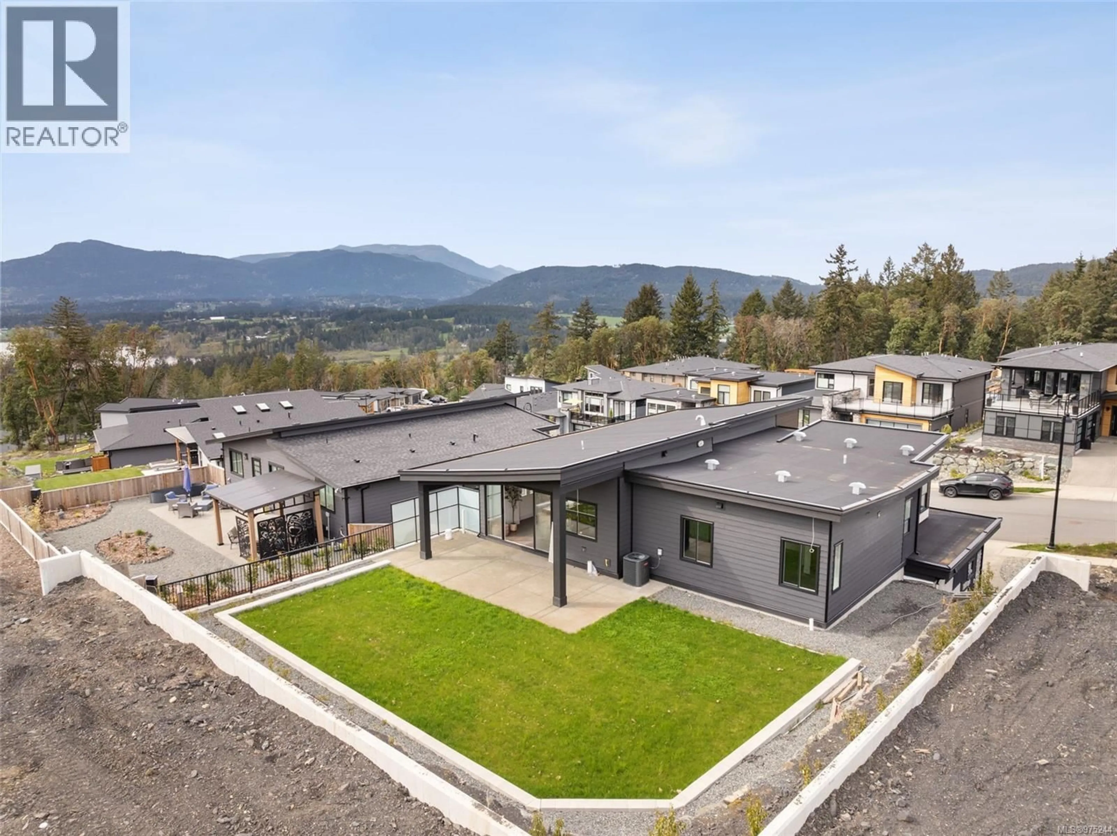 A pic from outside/outdoor area/front of a property/back of a property/a pic from drone, mountain view for 1221 VIEWTOP ROAD, Duncan British Columbia V9L0H7
