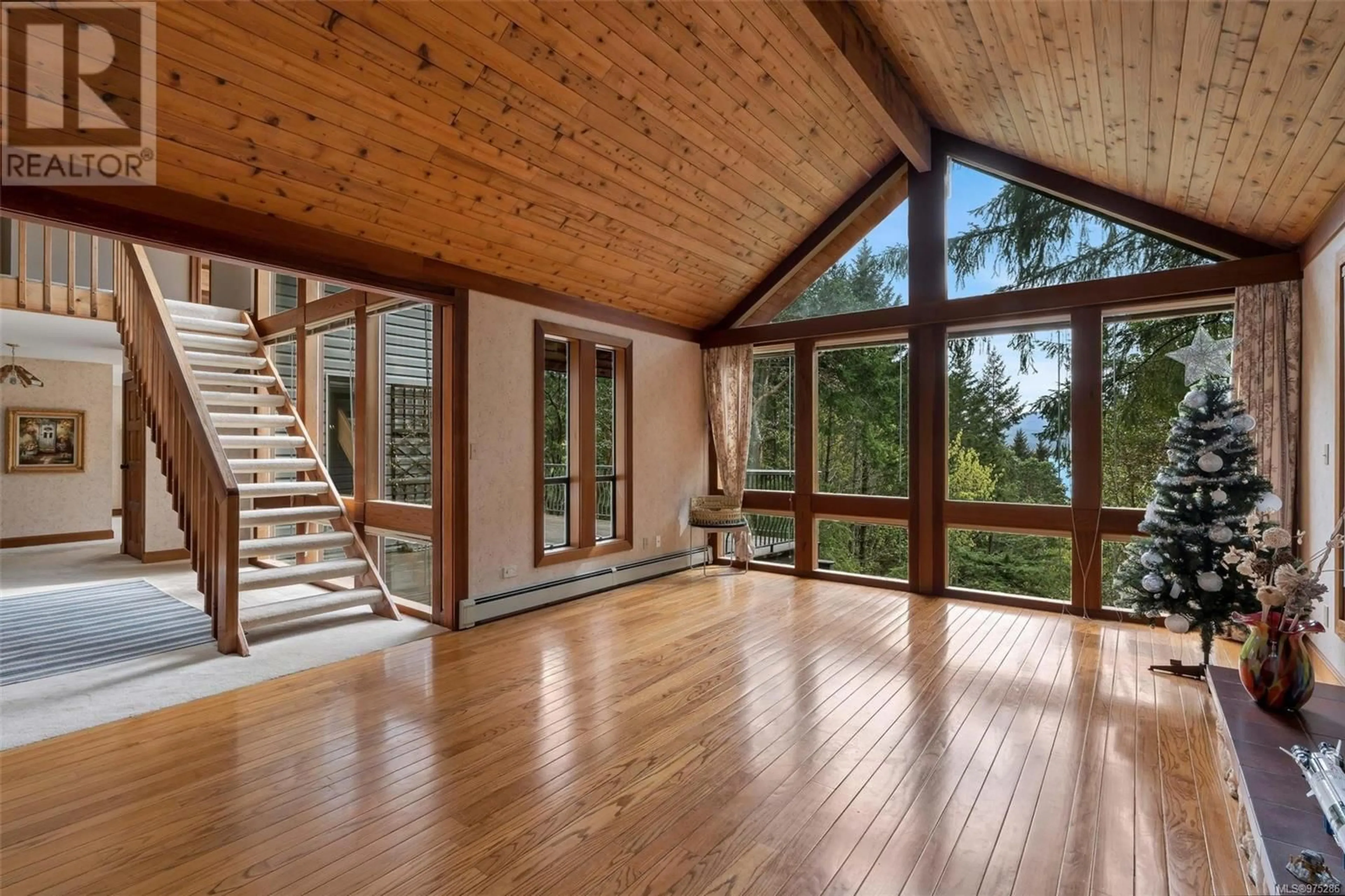 Indoor foyer, wood floors for 1818 Wooden Rd, Shawnigan Lake British Columbia V0R2W1