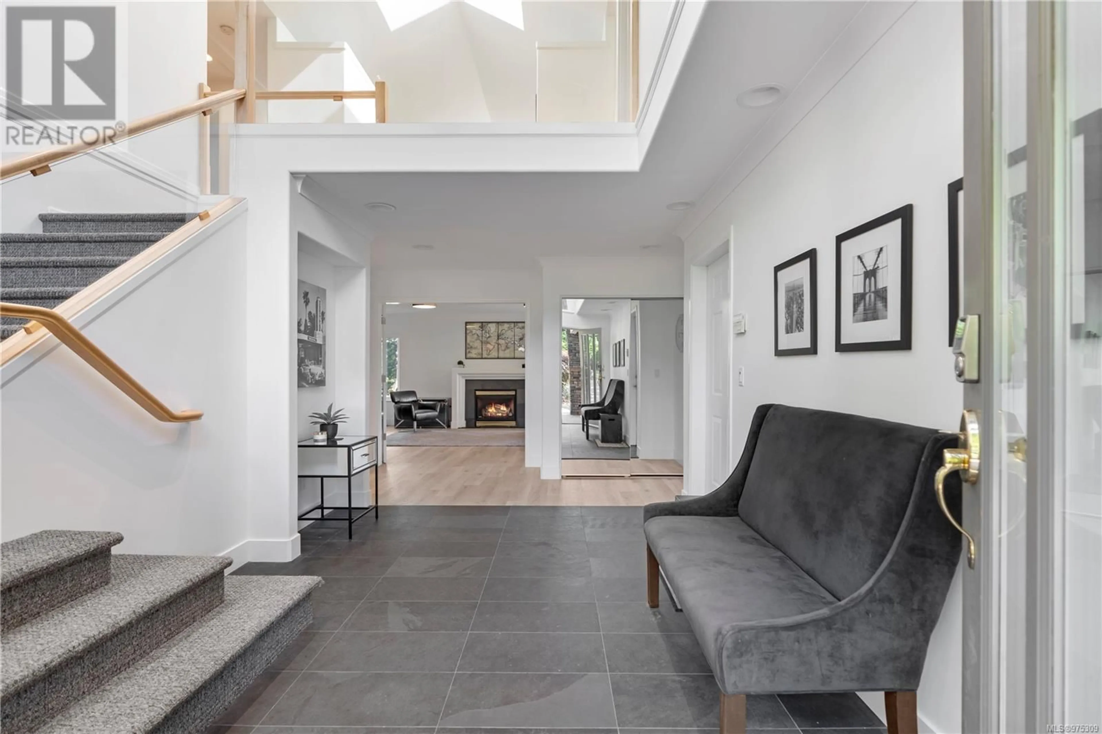 Indoor foyer, cement floor for 4394 Wildflower Lane, Saanich British Columbia V8X5H1