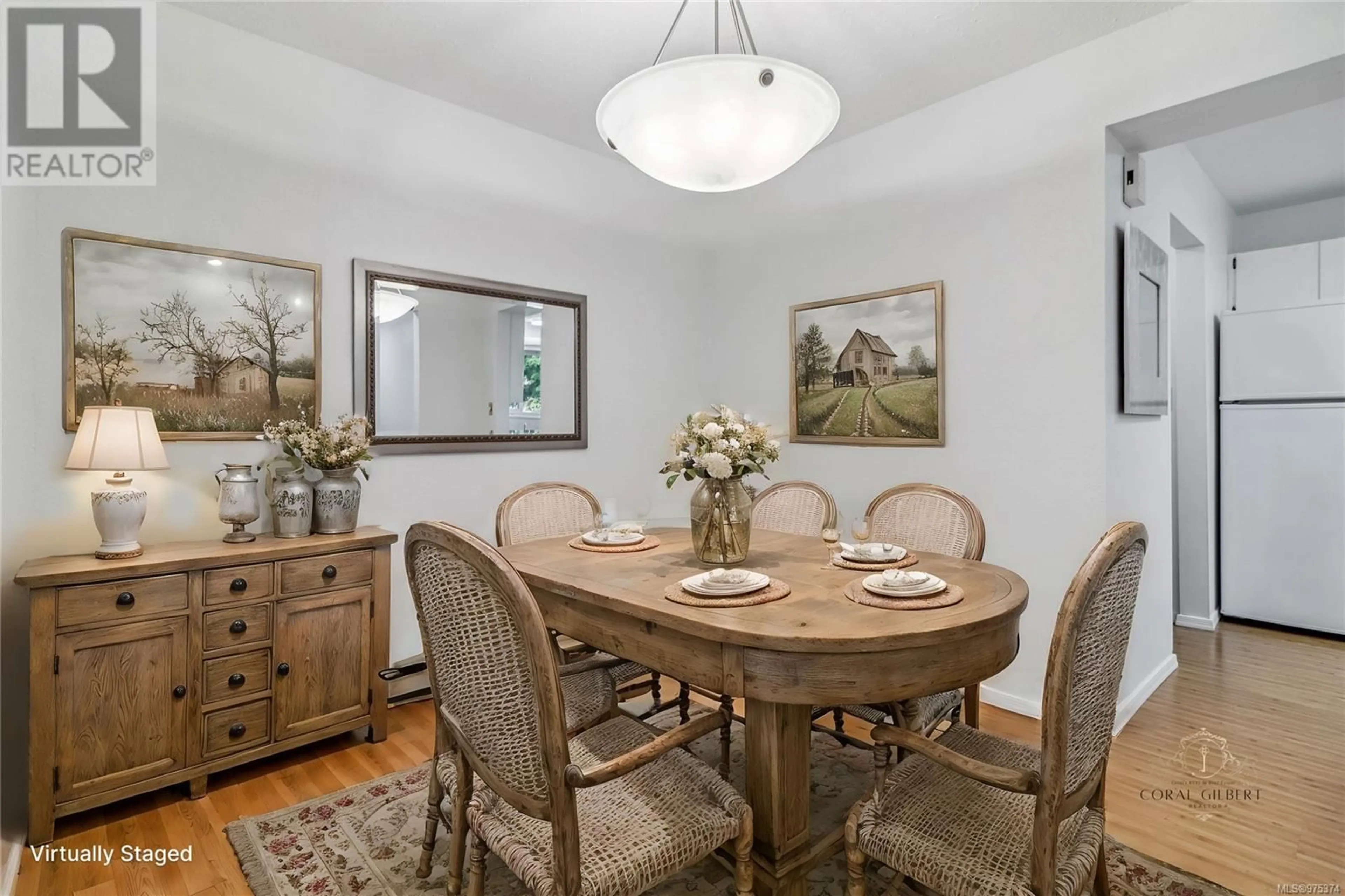 Dining room, wood floors, cottage for 65 1506 Admirals Rd, View Royal British Columbia V9A7B1