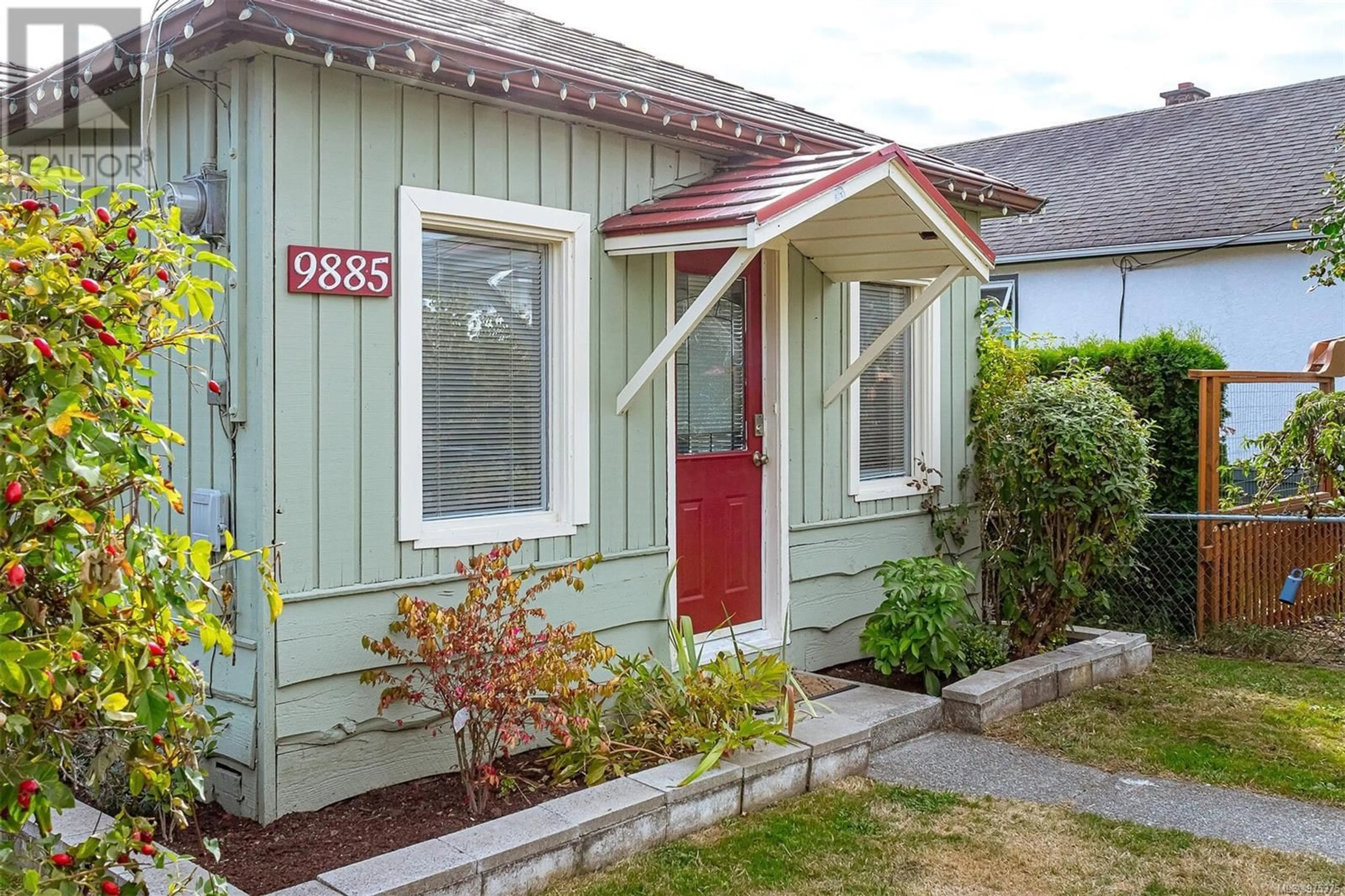 Home with vinyl exterior material for 9885 WILLOW St, Chemainus British Columbia V0R1K1