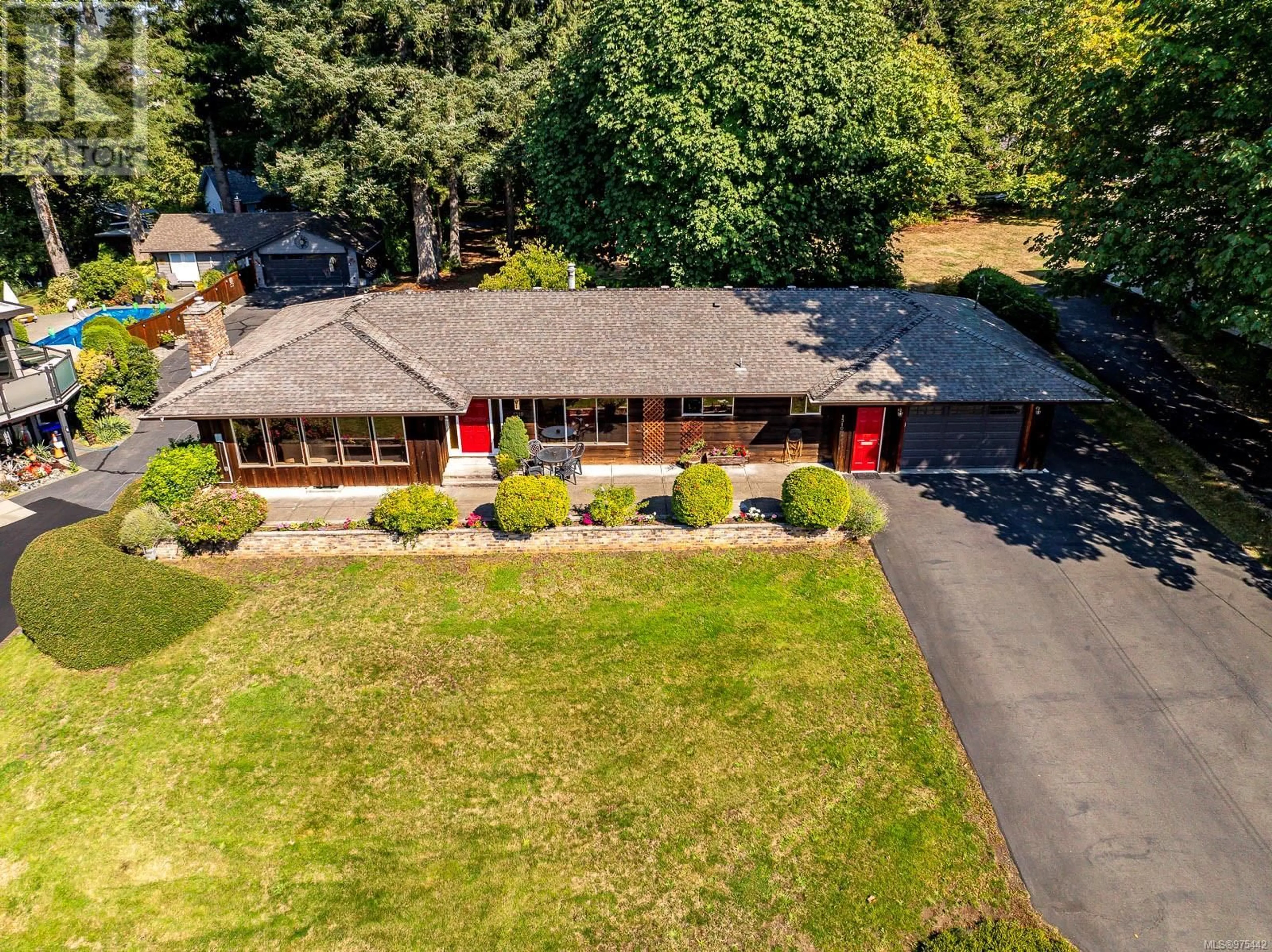 Frontside or backside of a home, cottage for 1310 Glen Urquhart Ave, Courtenay British Columbia V9N3Y2