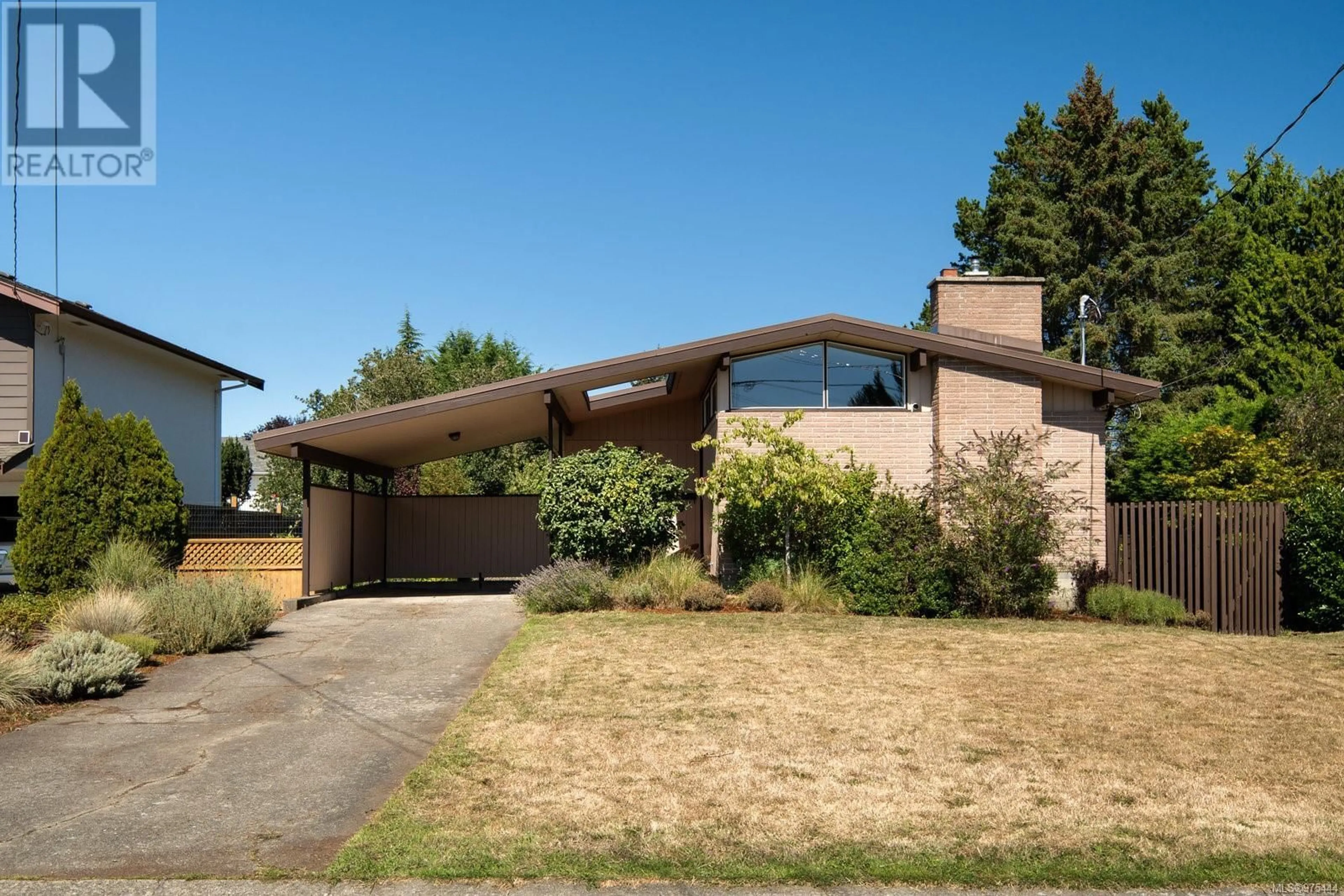 Frontside or backside of a home for 1734 Howroyd Ave, Saanich British Columbia V8P3C1