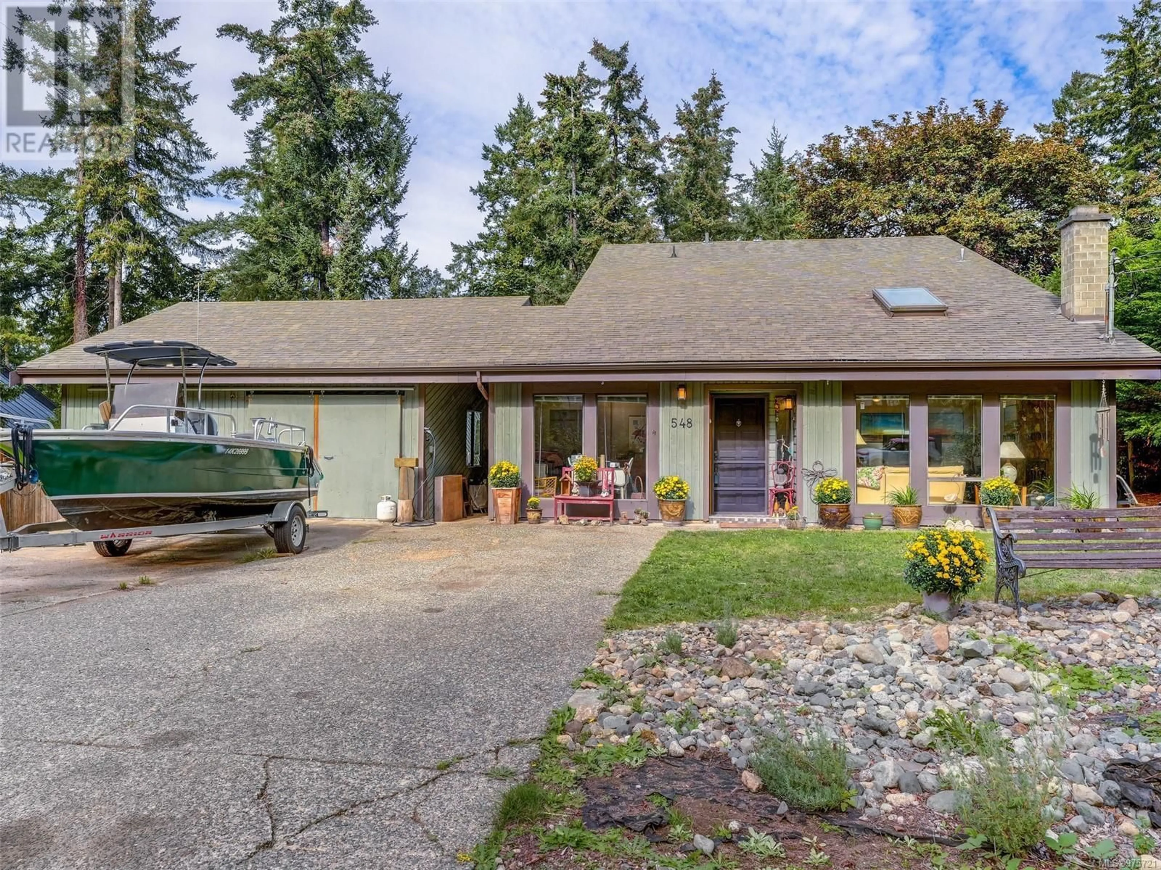 Frontside or backside of a home for 548 Cromar Rd, North Saanich British Columbia V8L5M5