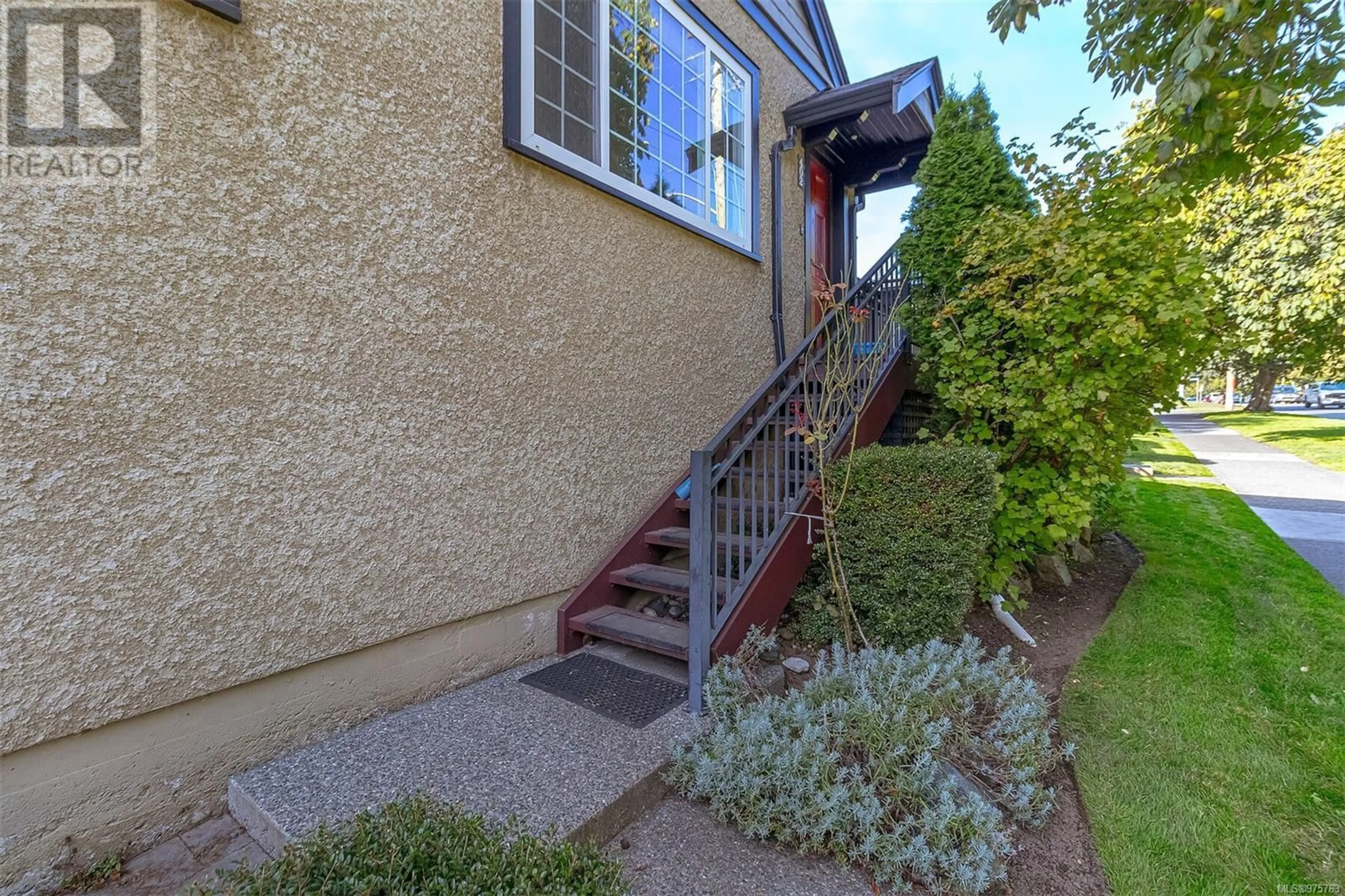 A pic from exterior of the house or condo, cottage for 402 Cook St, Victoria British Columbia V8V3Y1