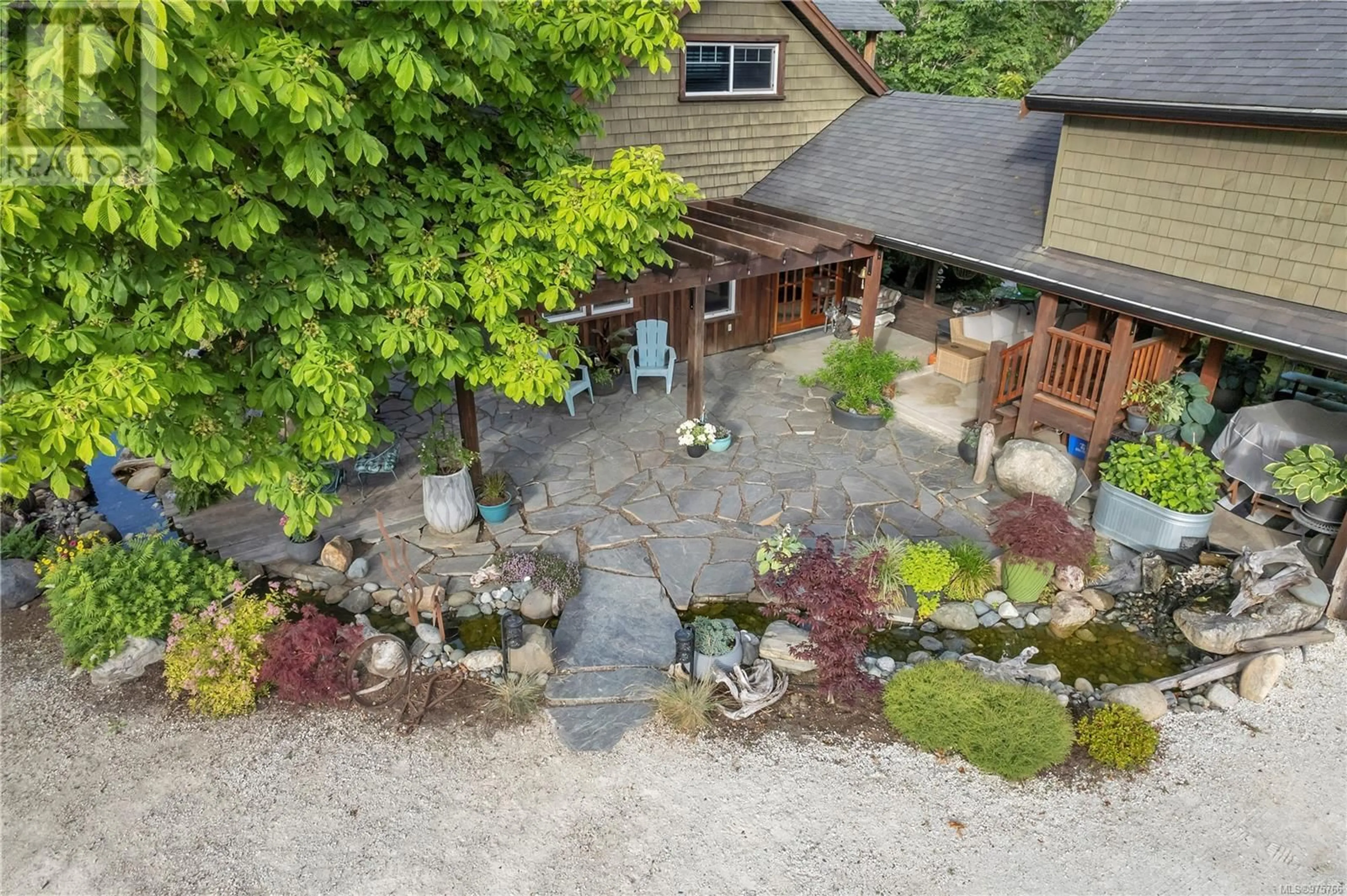 Patio, cottage for 1921 Arden Rd, Courtenay British Columbia V9N9J5