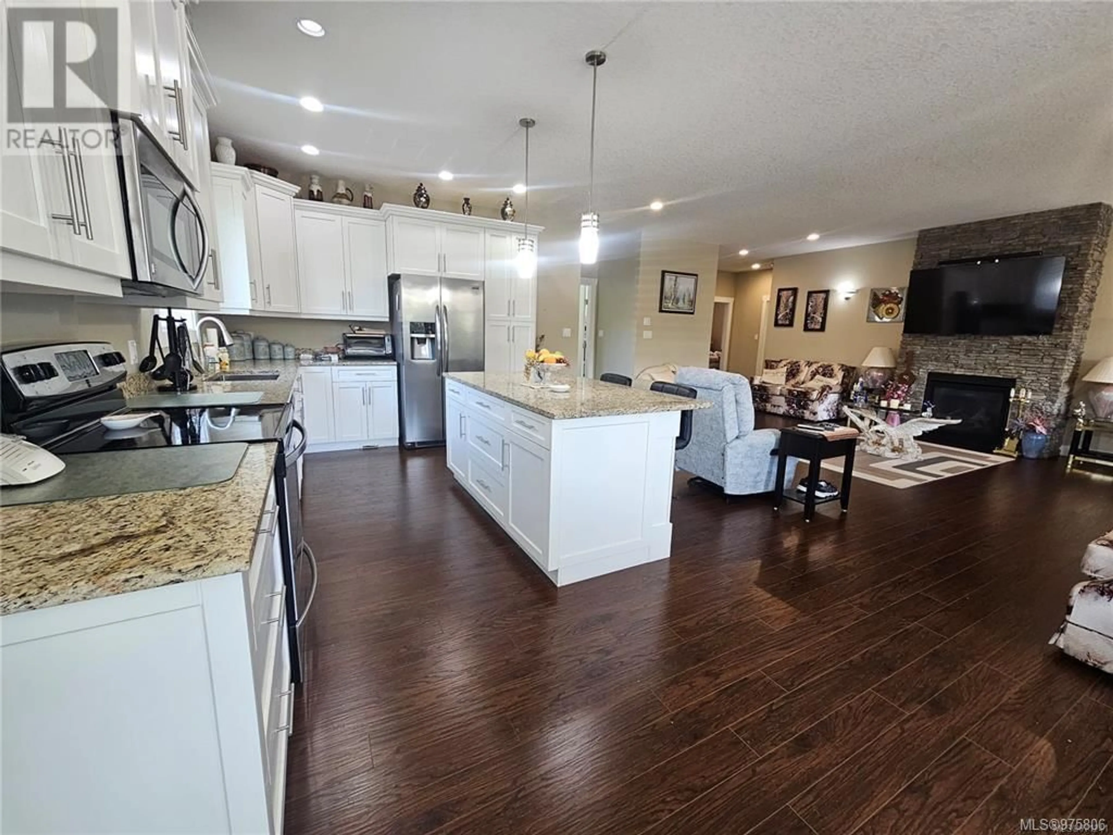 Open concept kitchen for 3627 Lyall Point Cres, Port Alberni British Columbia V9Y0A2