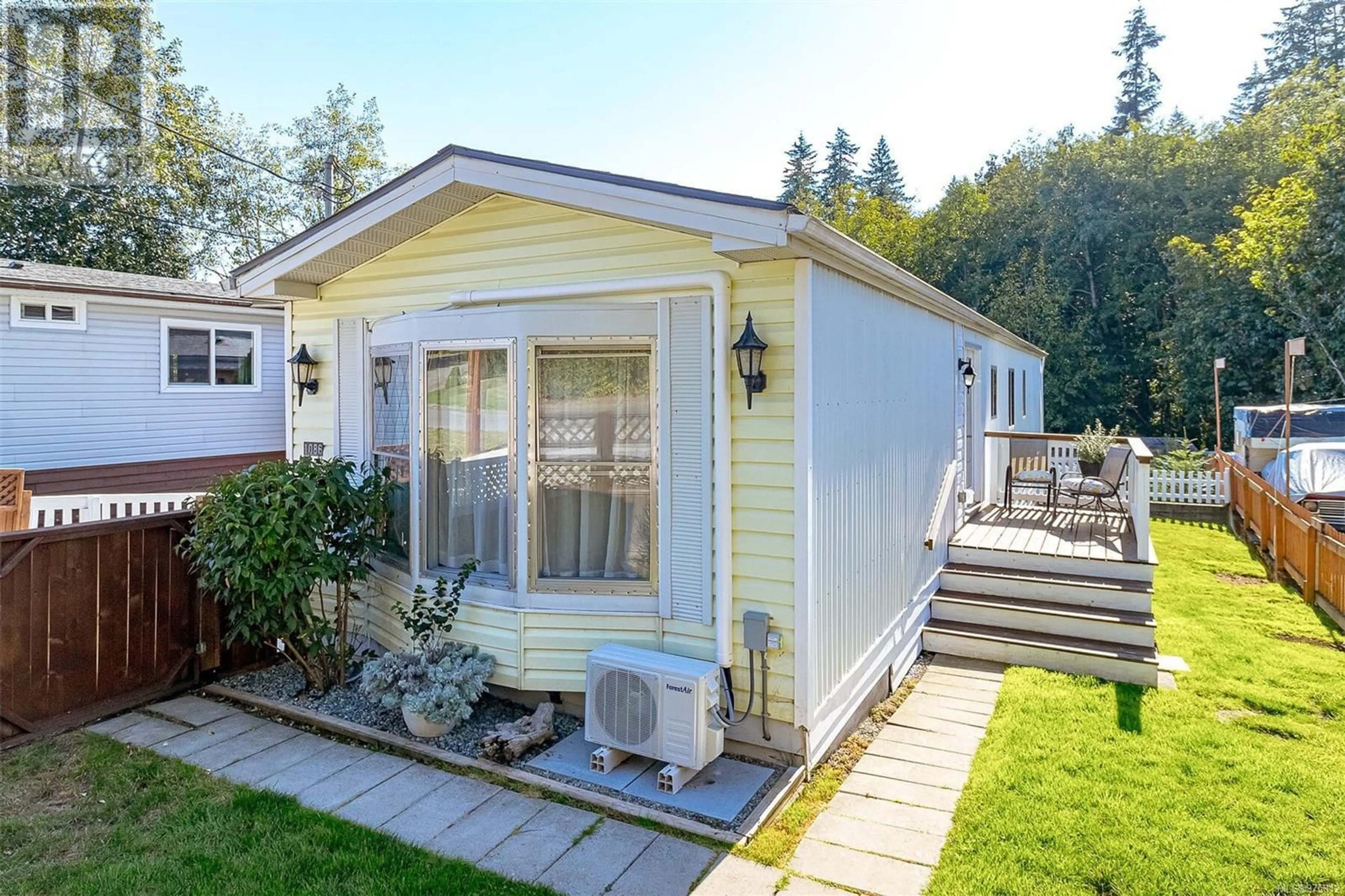 Home with vinyl exterior material for 1086 Bourban Rd, Mill Bay British Columbia V8H1A6