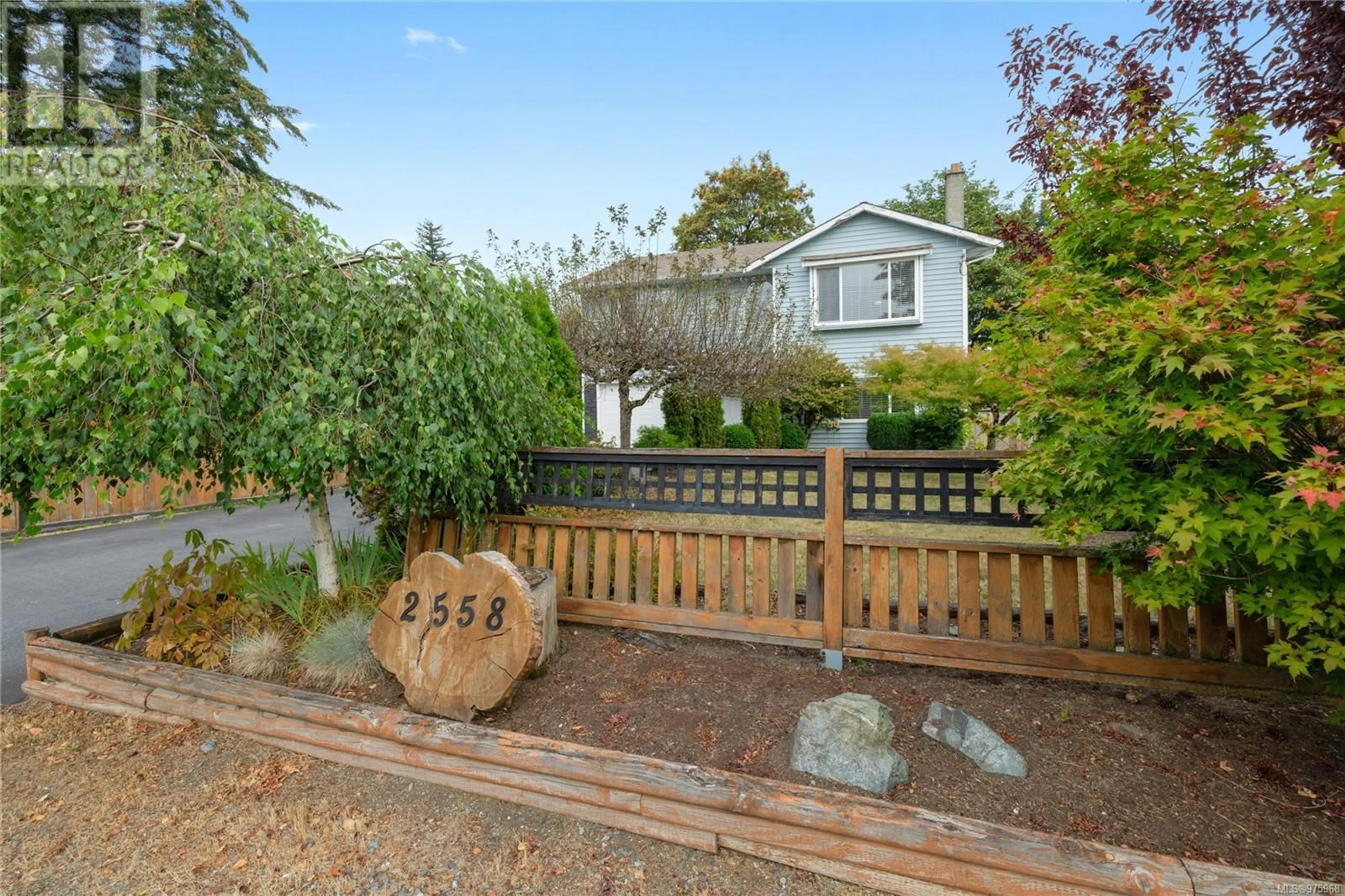 Patio, the fenced backyard for 2558 Rosstown Rd, Nanaimo British Columbia V9T3R8