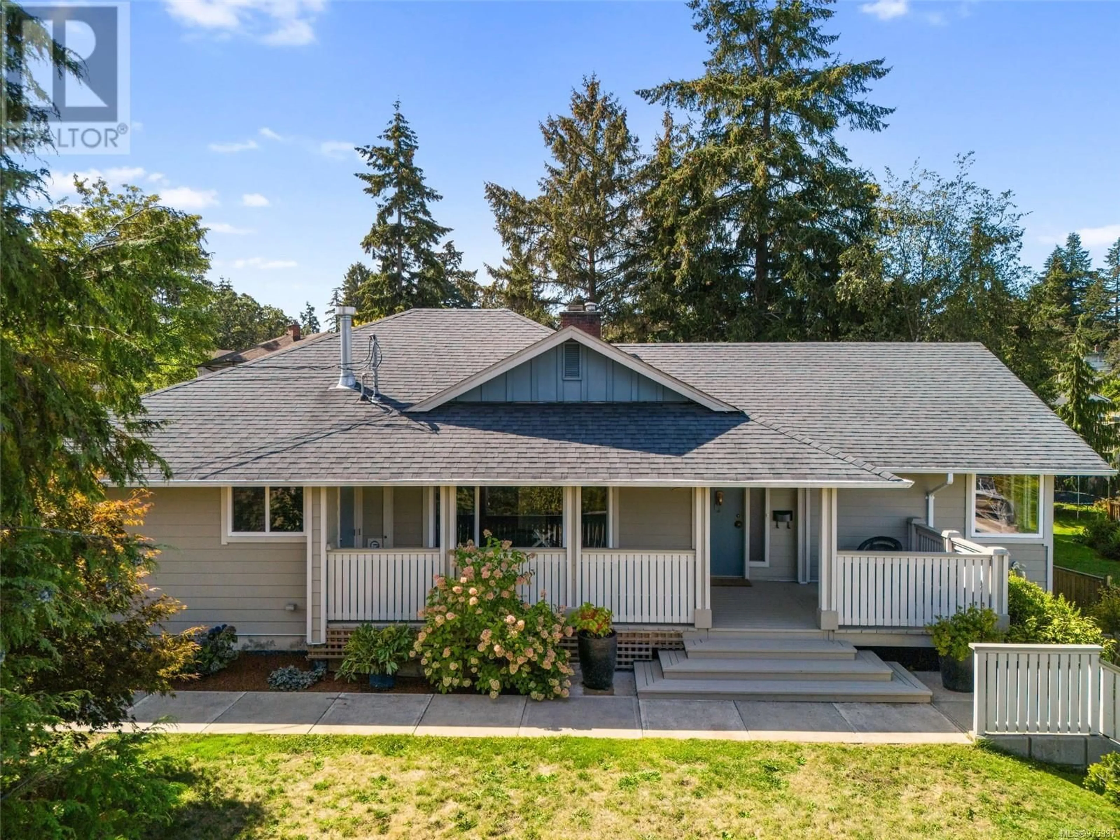 Frontside or backside of a home for 268 Glenairlie Dr, View Royal British Columbia V9B1K3