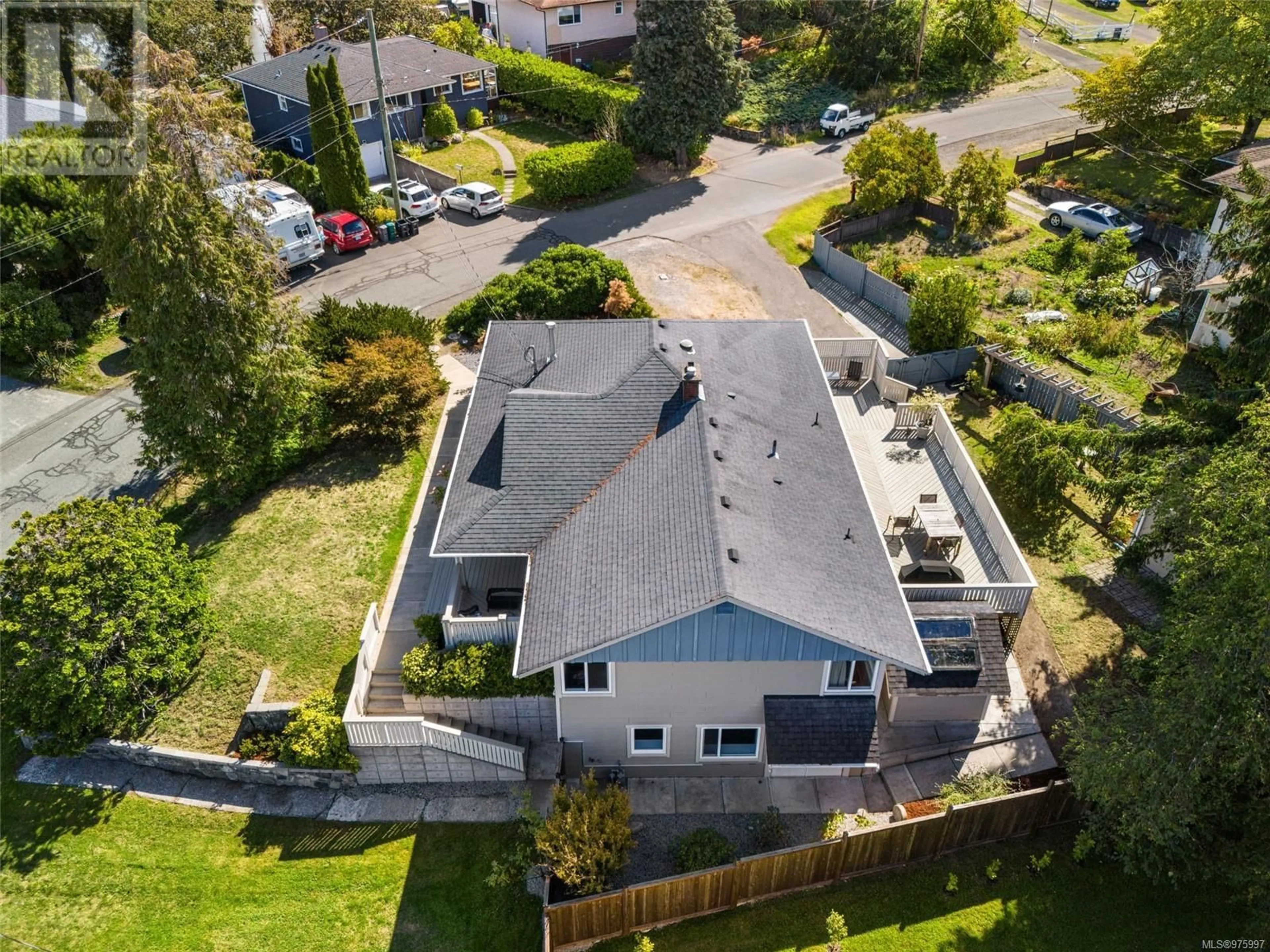 Frontside or backside of a home for 268 Glenairlie Dr, View Royal British Columbia V9B1K3