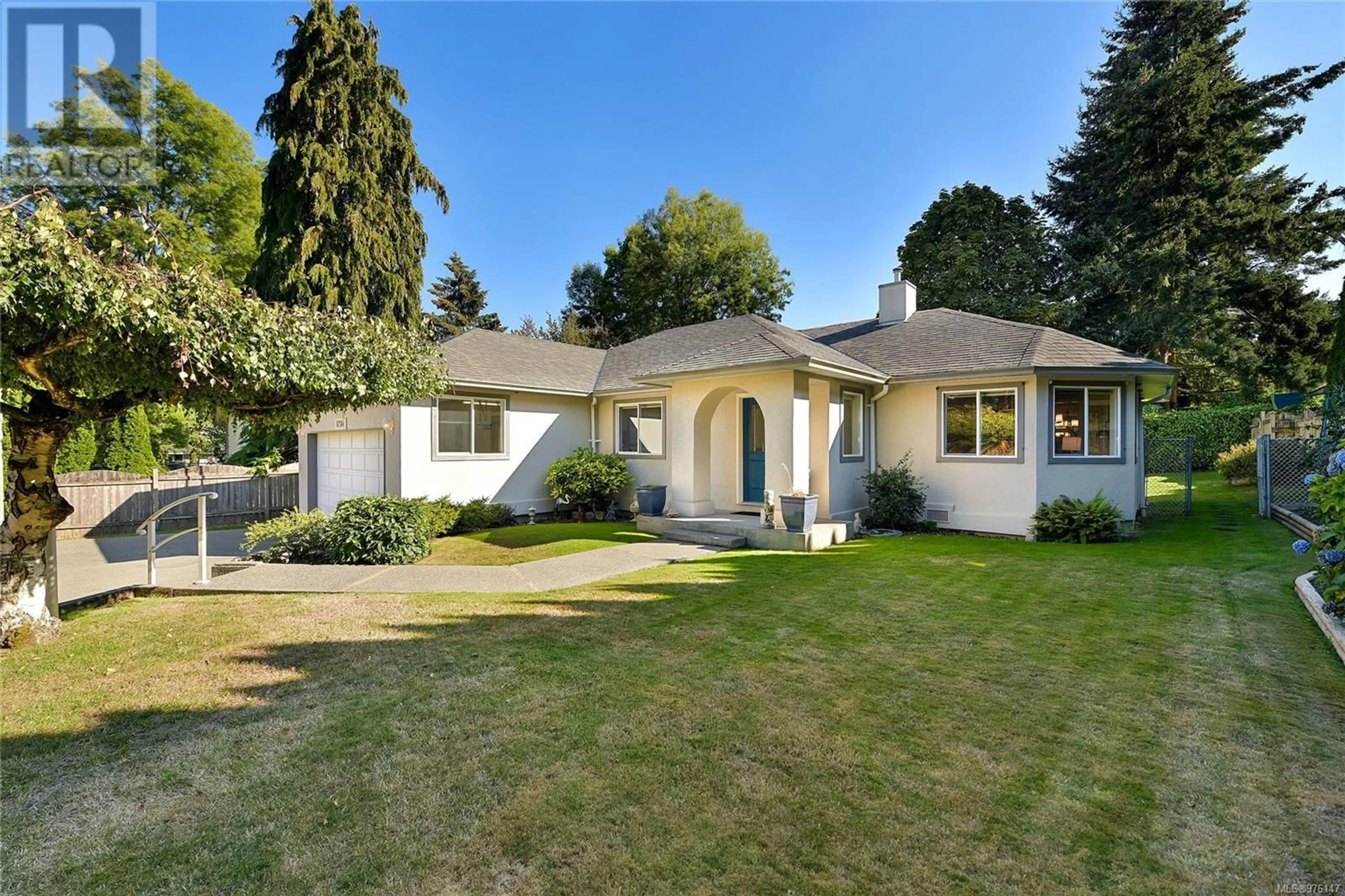 Frontside or backside of a home for 6264 Springlea Rd, Central Saanich British Columbia V8Z5Z4