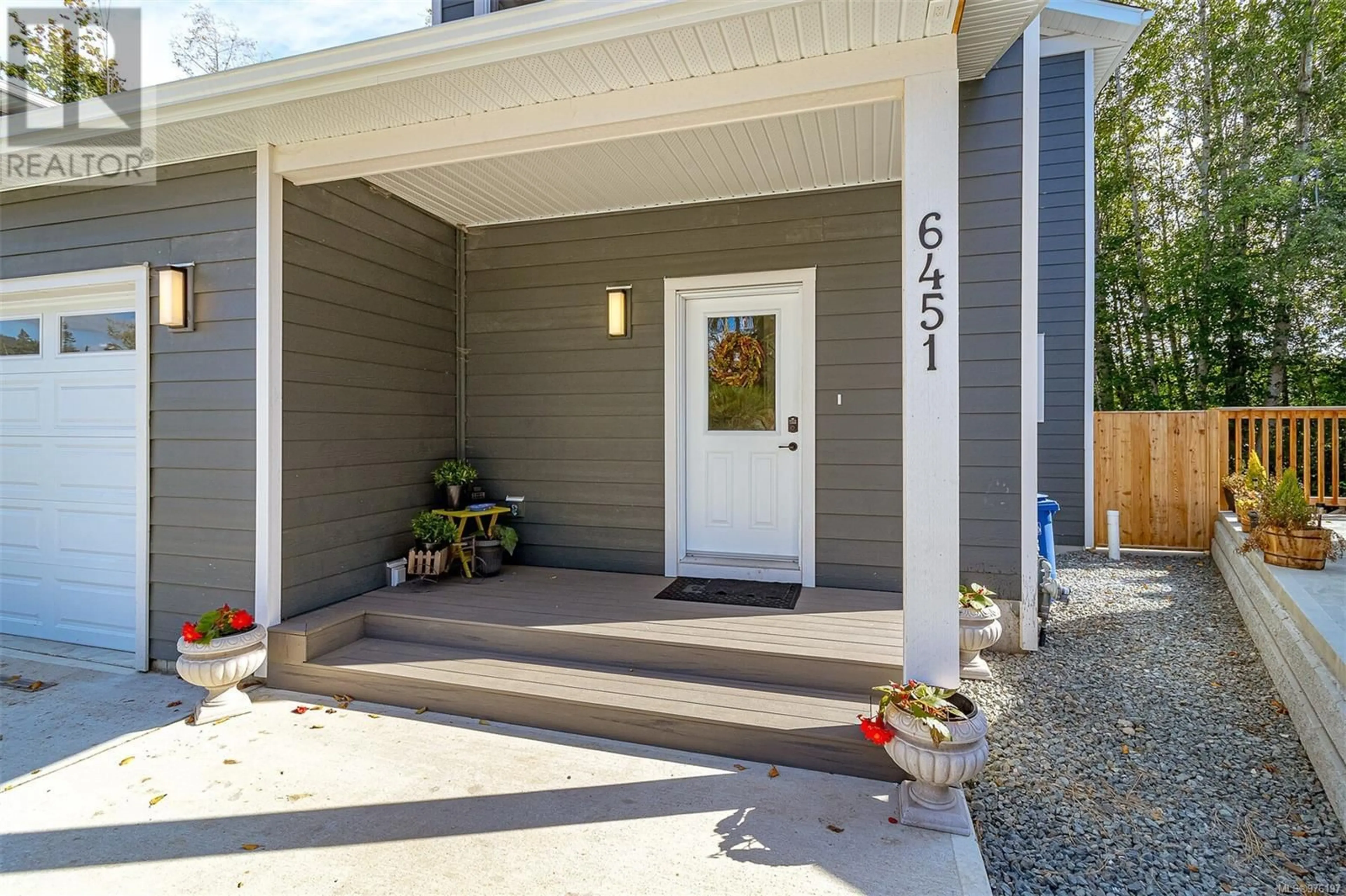 Indoor entryway for 6451 Hopkins Crt, Sooke British Columbia V9Z1P6