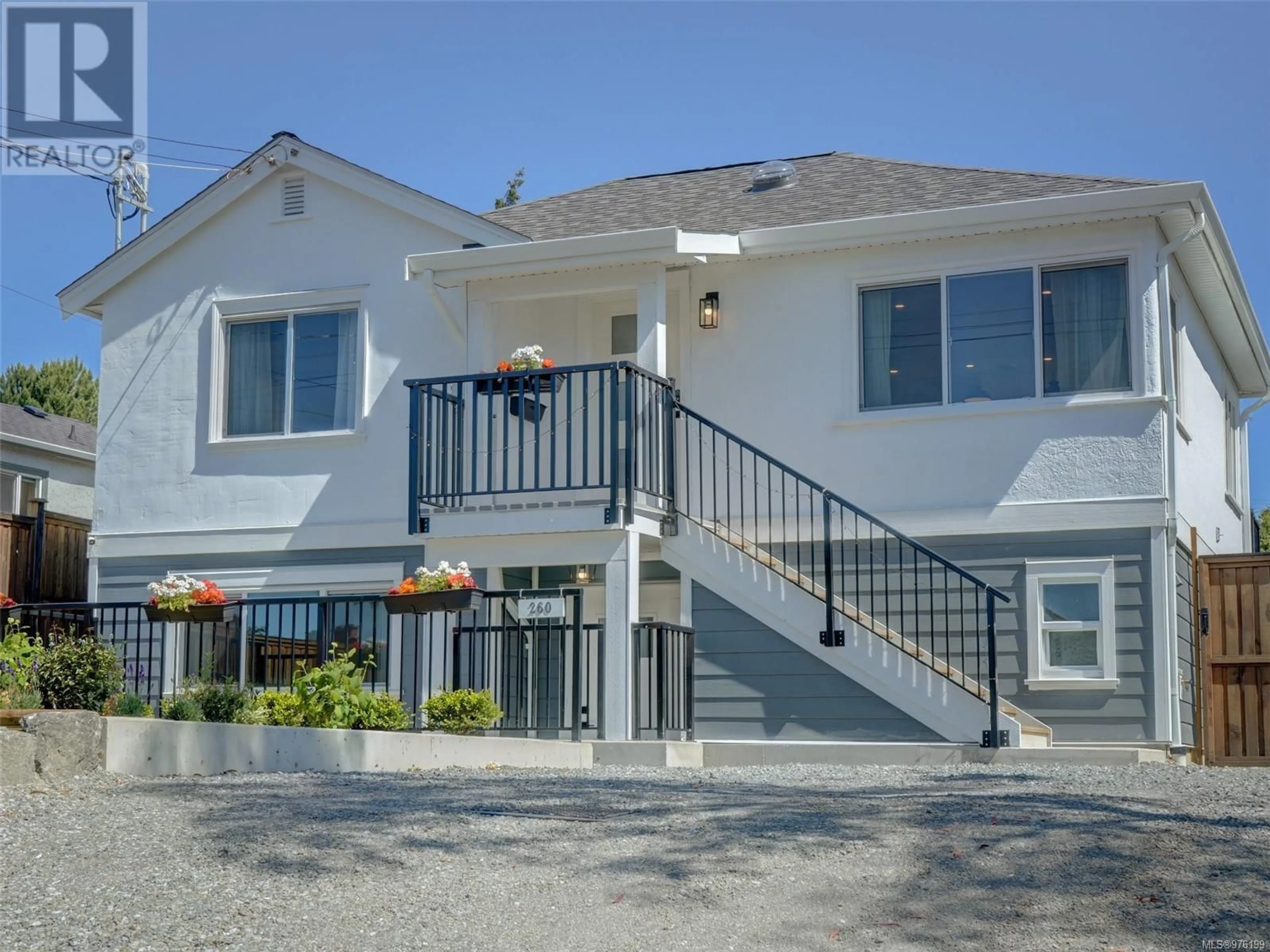 A pic from exterior of the house or condo for 260 Regina Ave, Saanich British Columbia V8Z1J5