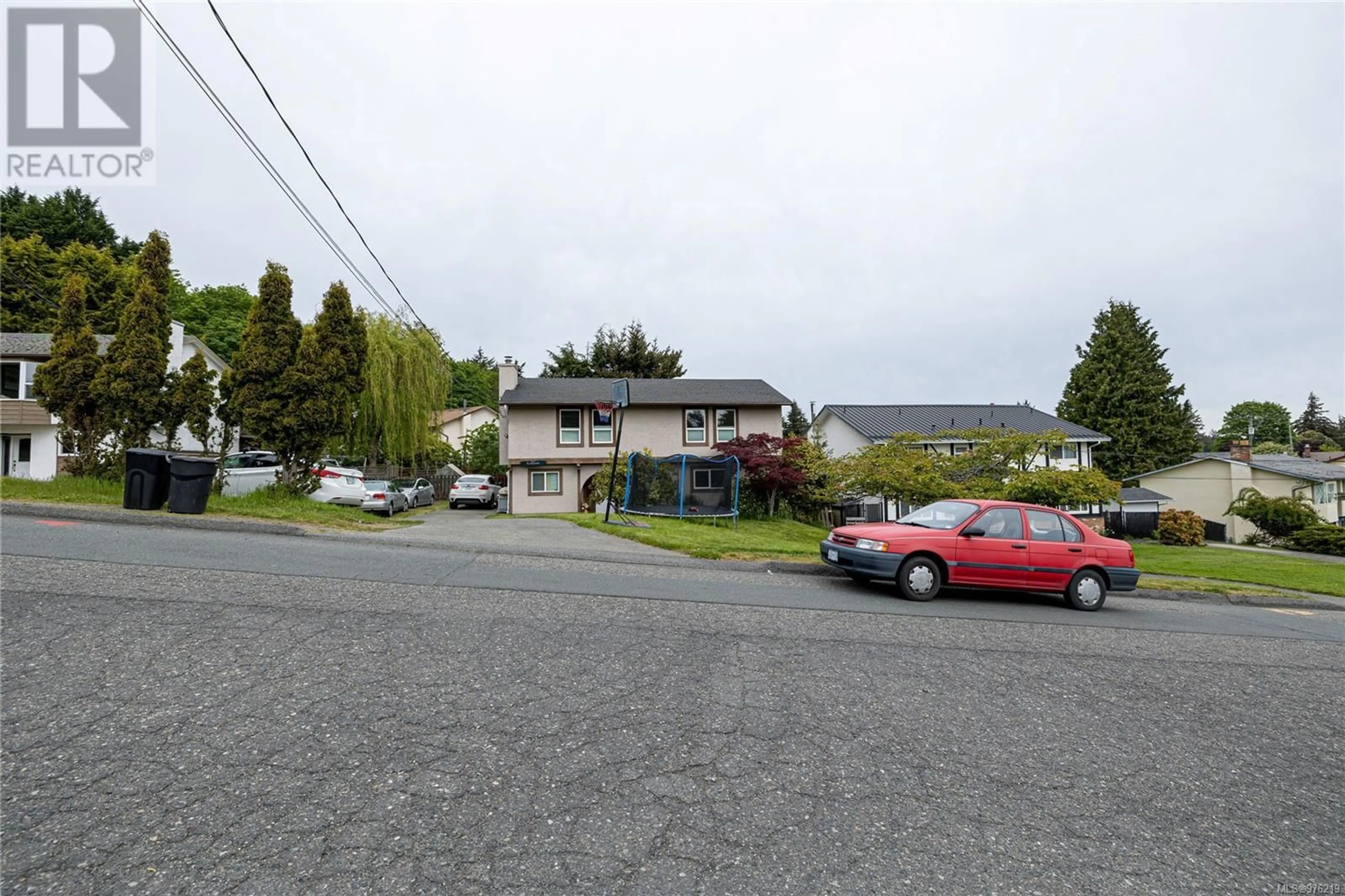 A pic from exterior of the house or condo, the street view for 524 Stornoway Dr, Colwood British Columbia V9C2R4