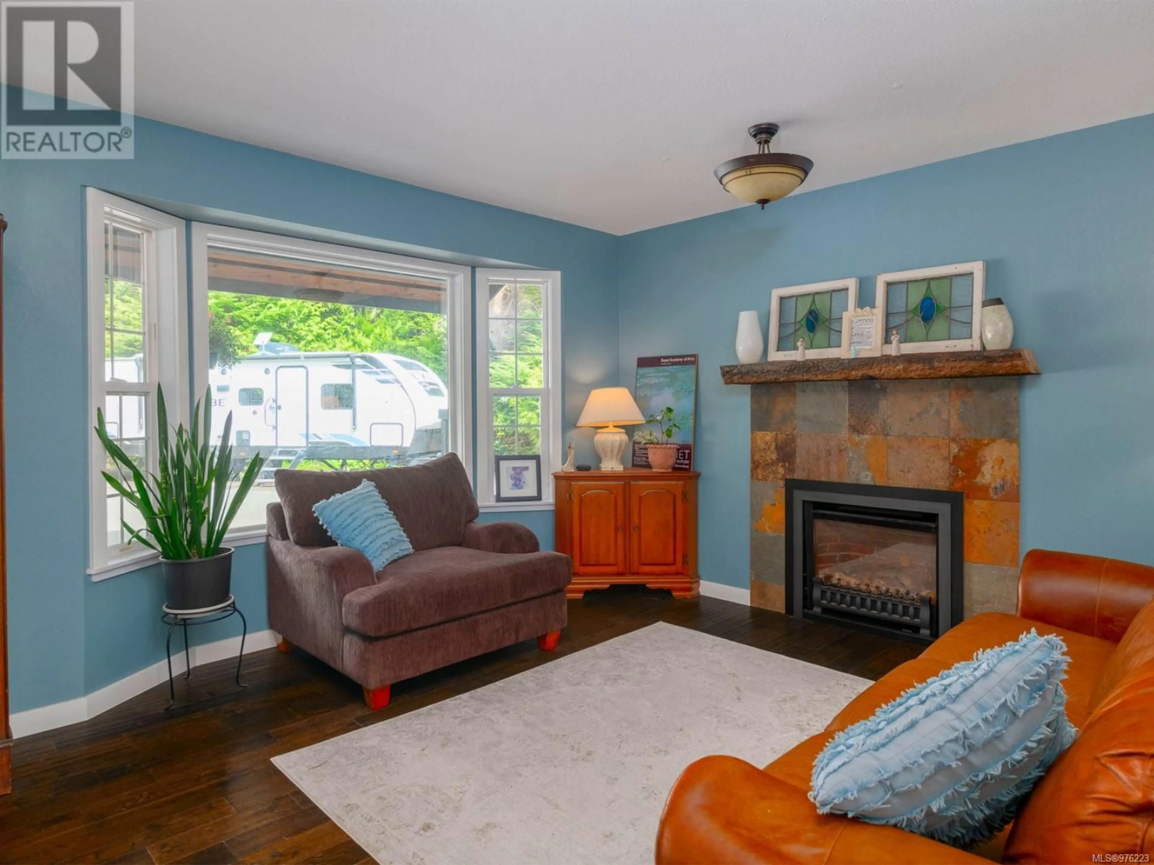 Living room, wood floors for 398 Marine Dr, Ucluelet British Columbia V0R3A0