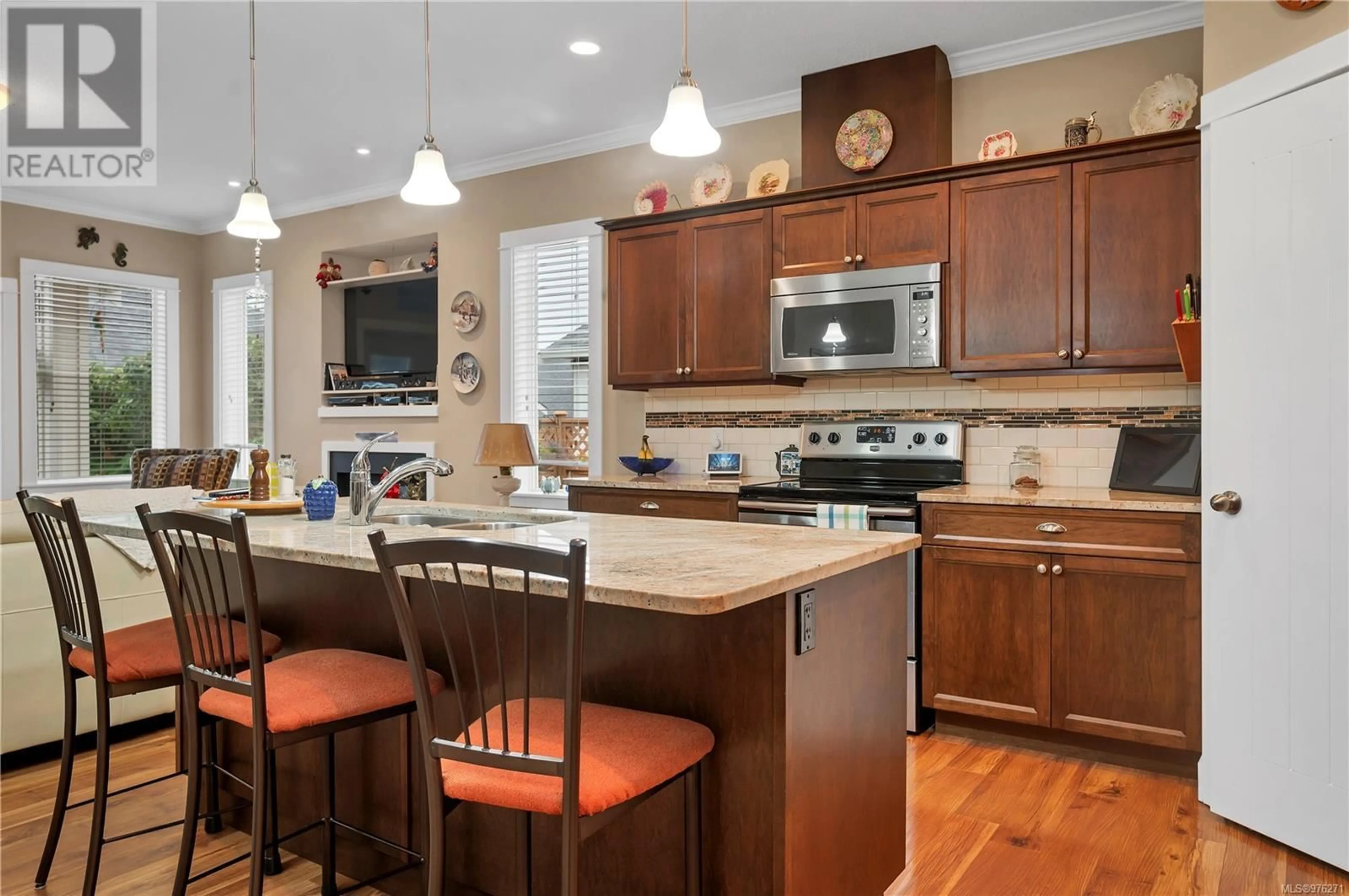 Open concept kitchen for 35 3647 Vermont Pl, Campbell River British Columbia V9H0B9