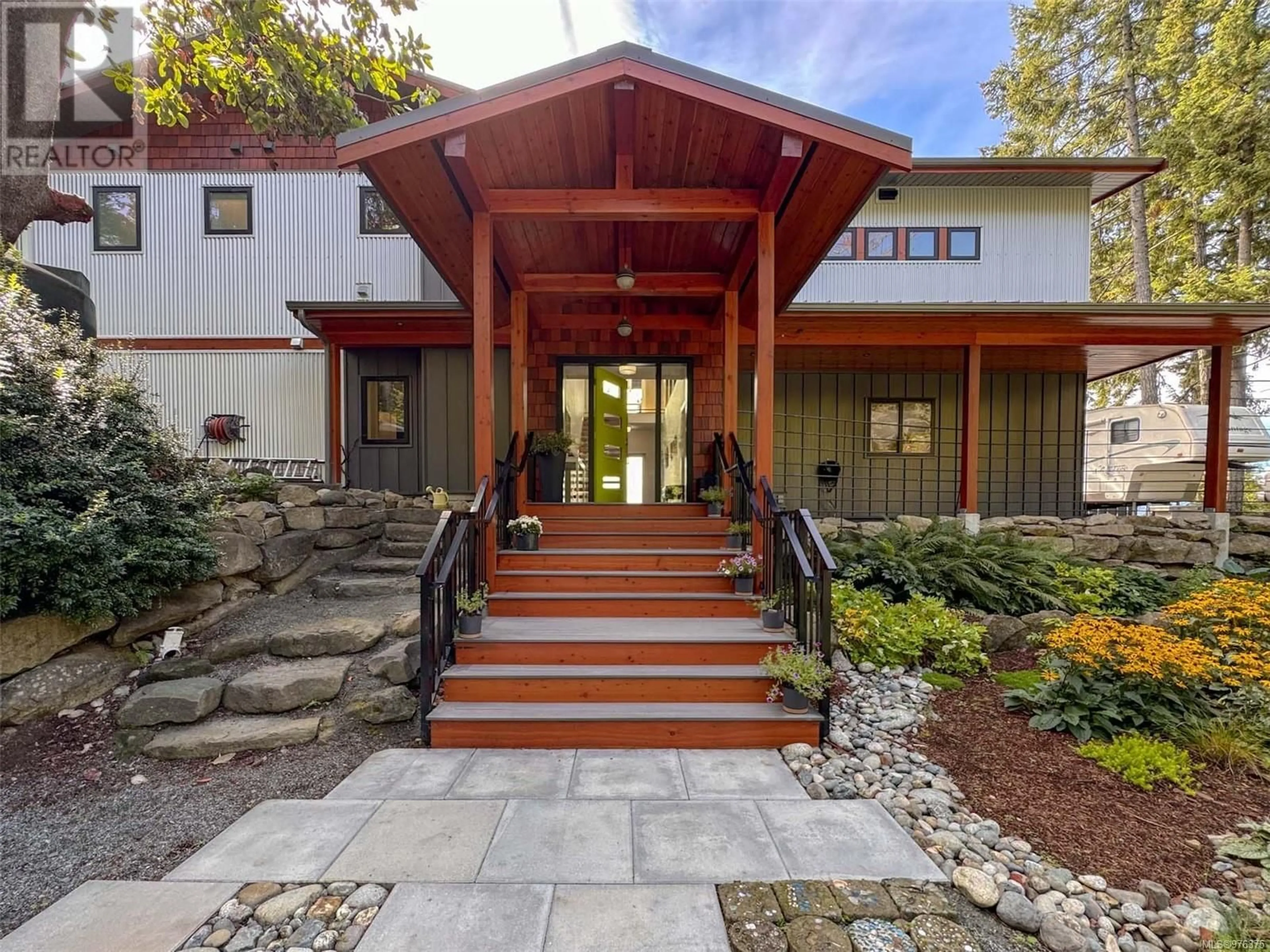 Indoor entryway for 1322 HARRISON WAY, Gabriola Island British Columbia V0R1X2