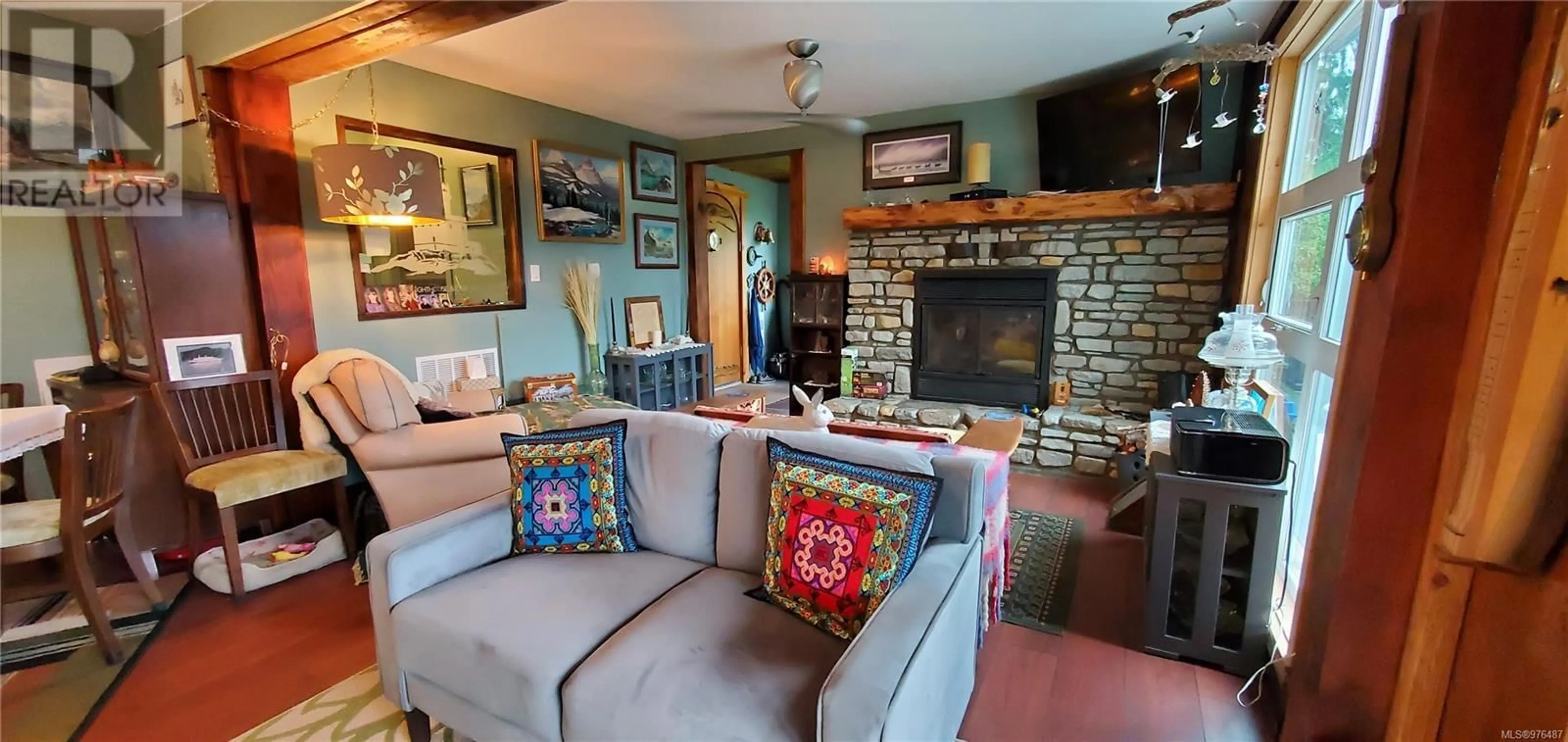 Living room with furniture, unknown for 1131 TIPPERARY PARK, Tahsis British Columbia V0P1X0