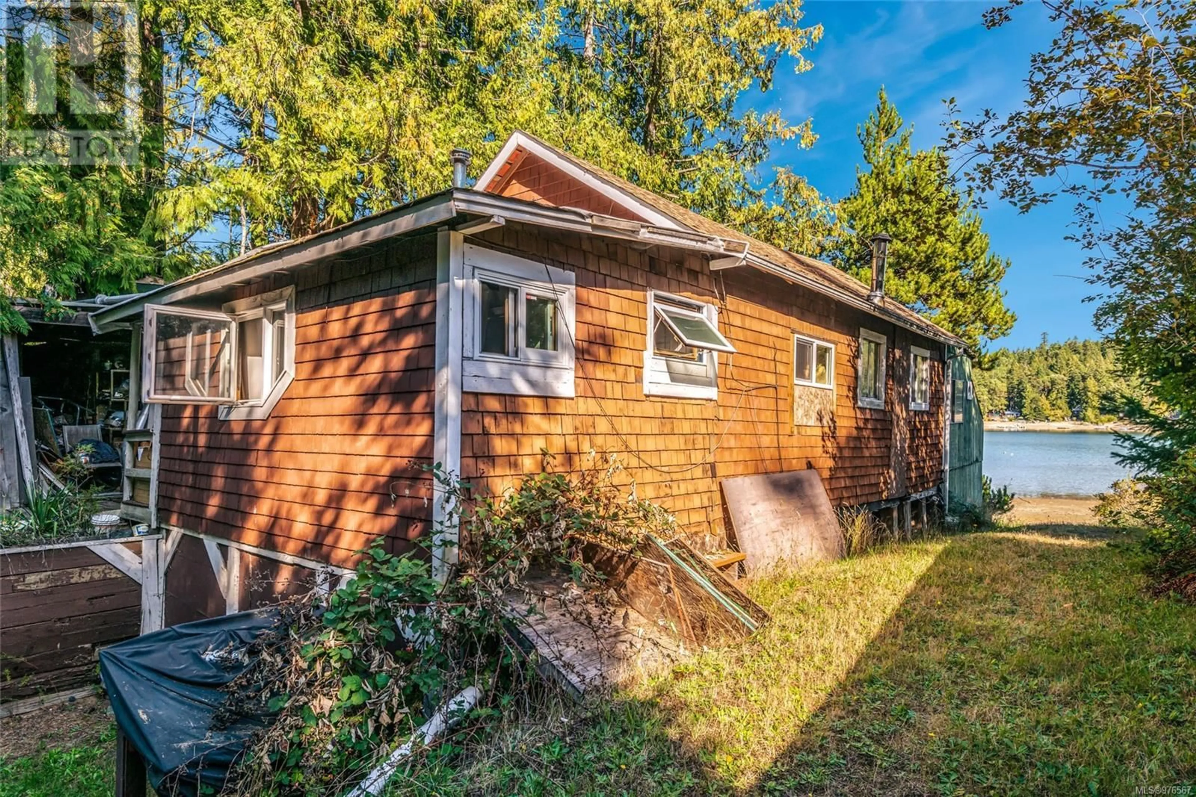 Shed for 3092 Bay Rd, Qualicum Beach British Columbia V9K2L7