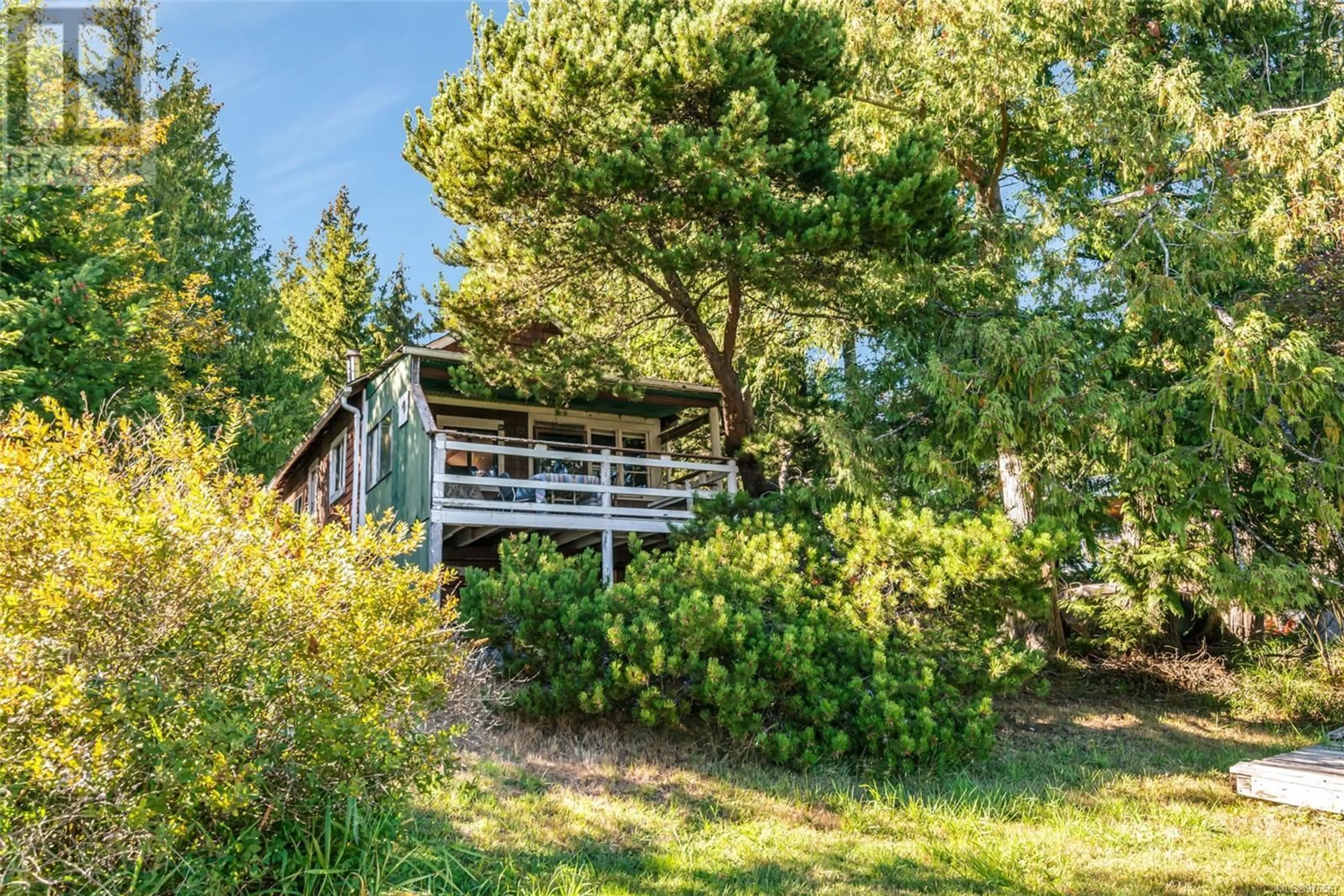 A pic from exterior of the house or condo, cottage for 3092 Bay Rd, Qualicum Beach British Columbia V9K2L7