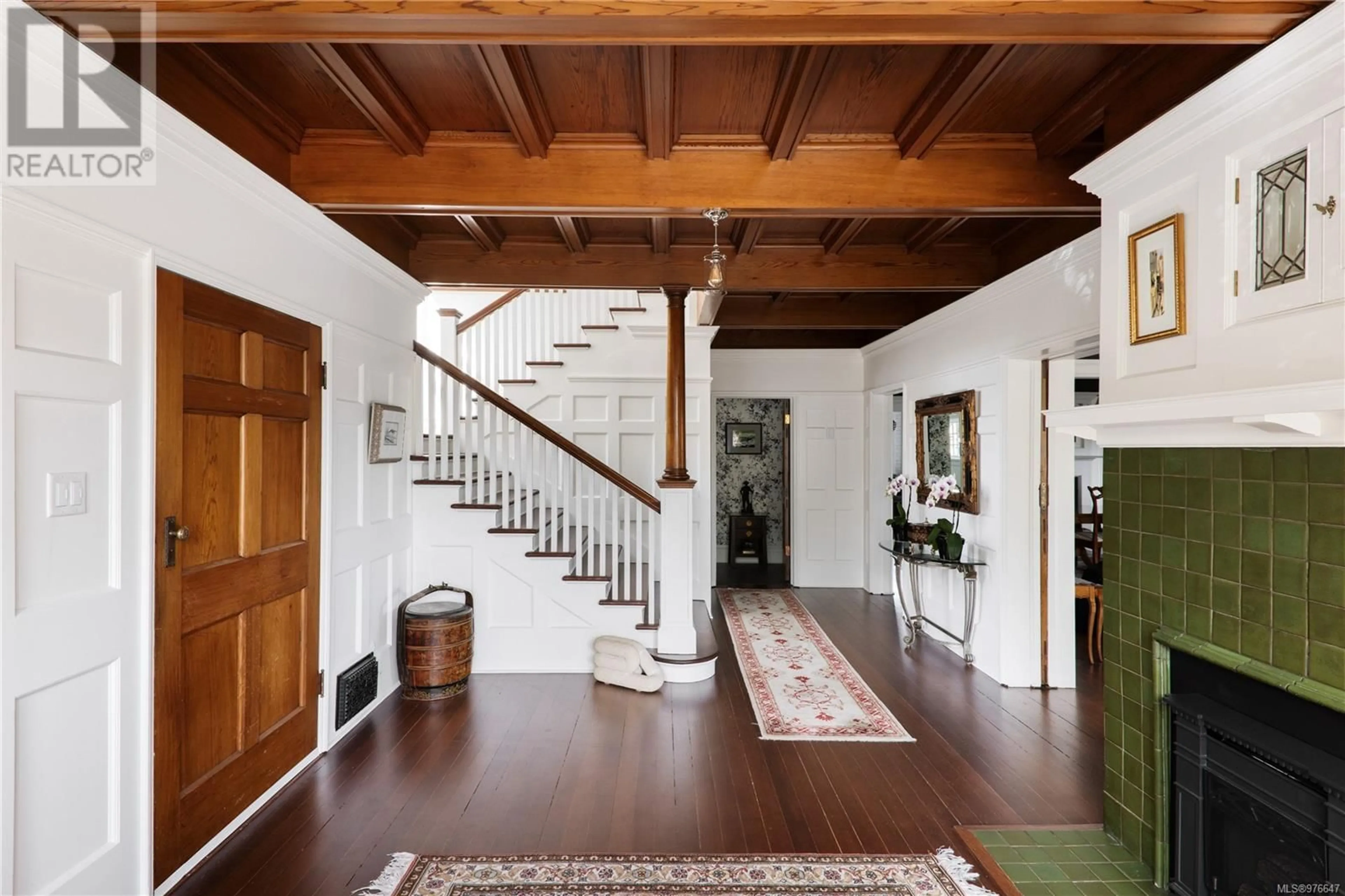 Indoor foyer, wood floors for 1745 Rockland Ave, Victoria British Columbia V8S1W6