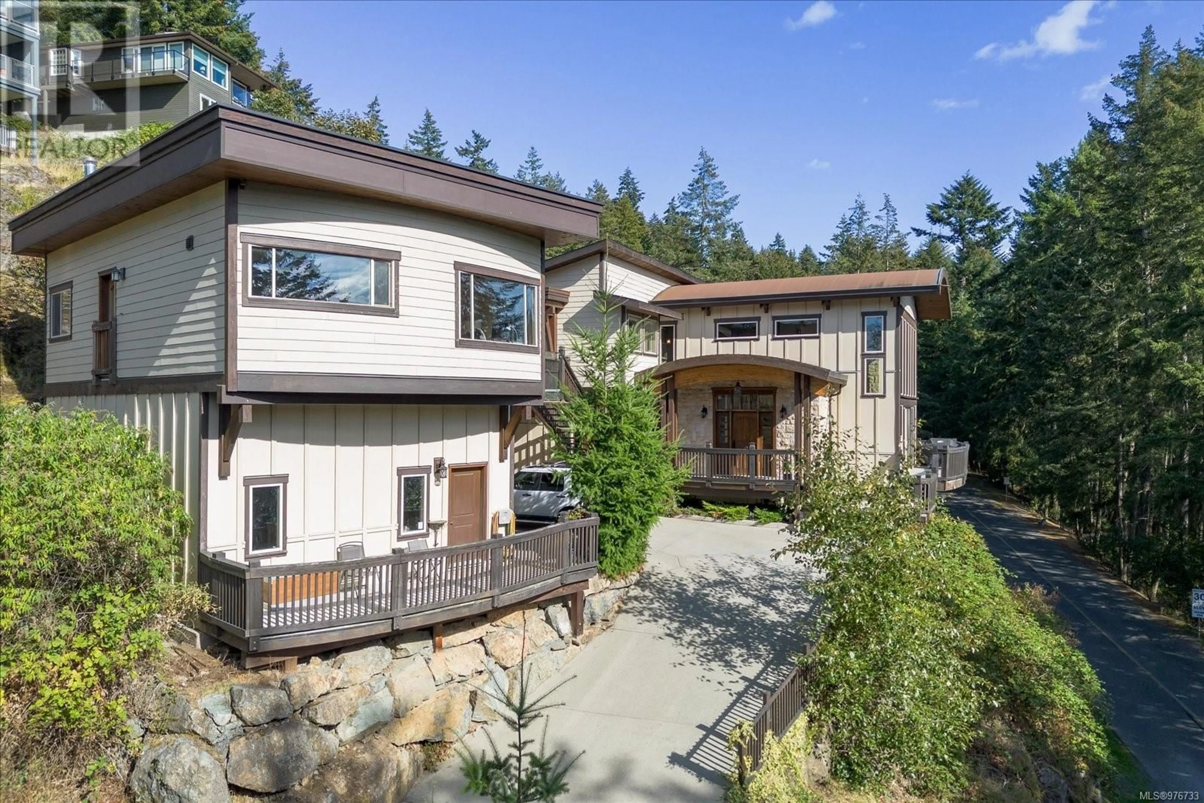 Frontside or backside of a home for 121 Woodhaven Dr, Nanaimo British Columbia V9T5M2