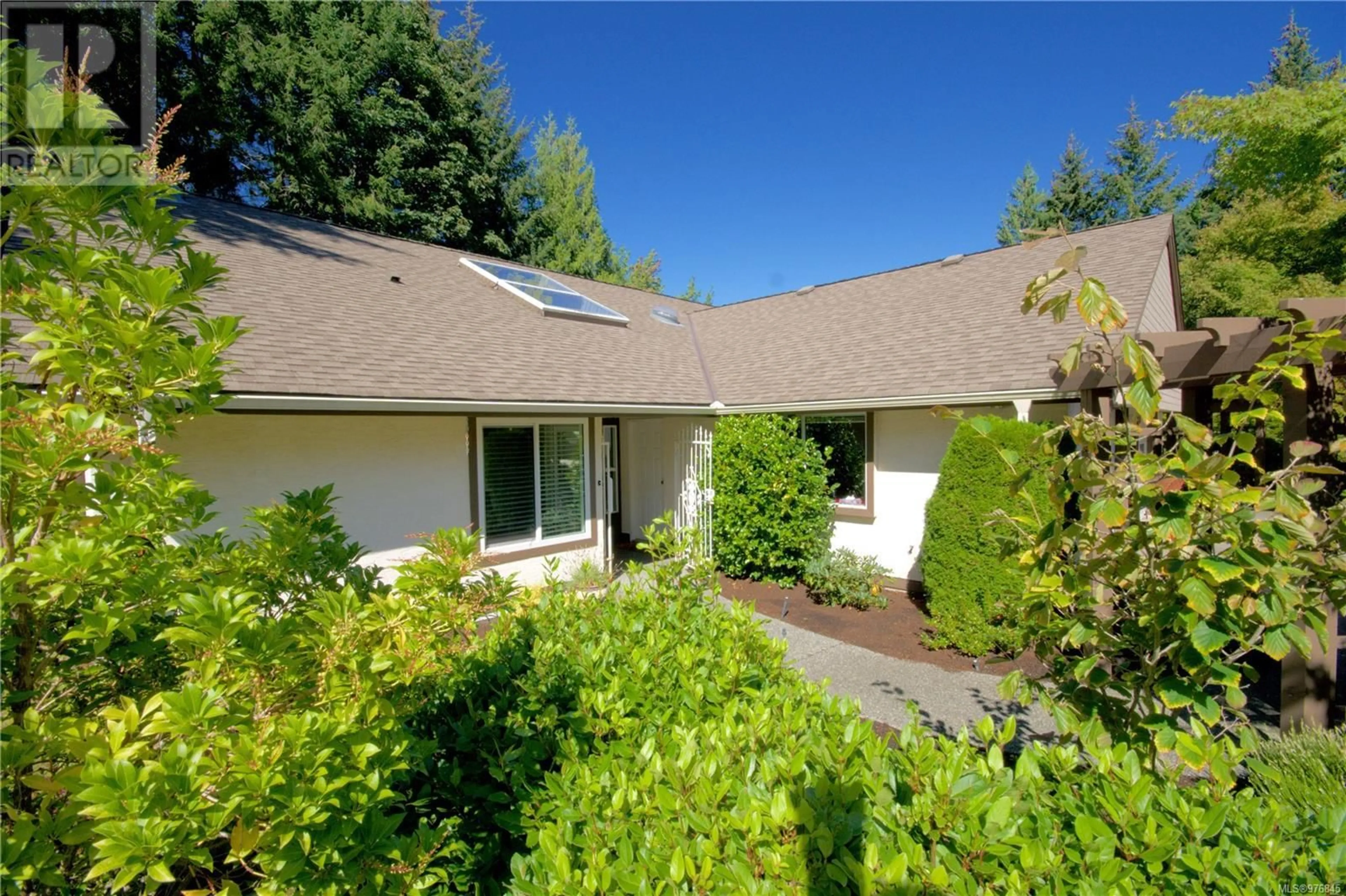 A pic from exterior of the house or condo, cottage for 19 885 BERWICK Rd, Qualicum Beach British Columbia V9K1N7