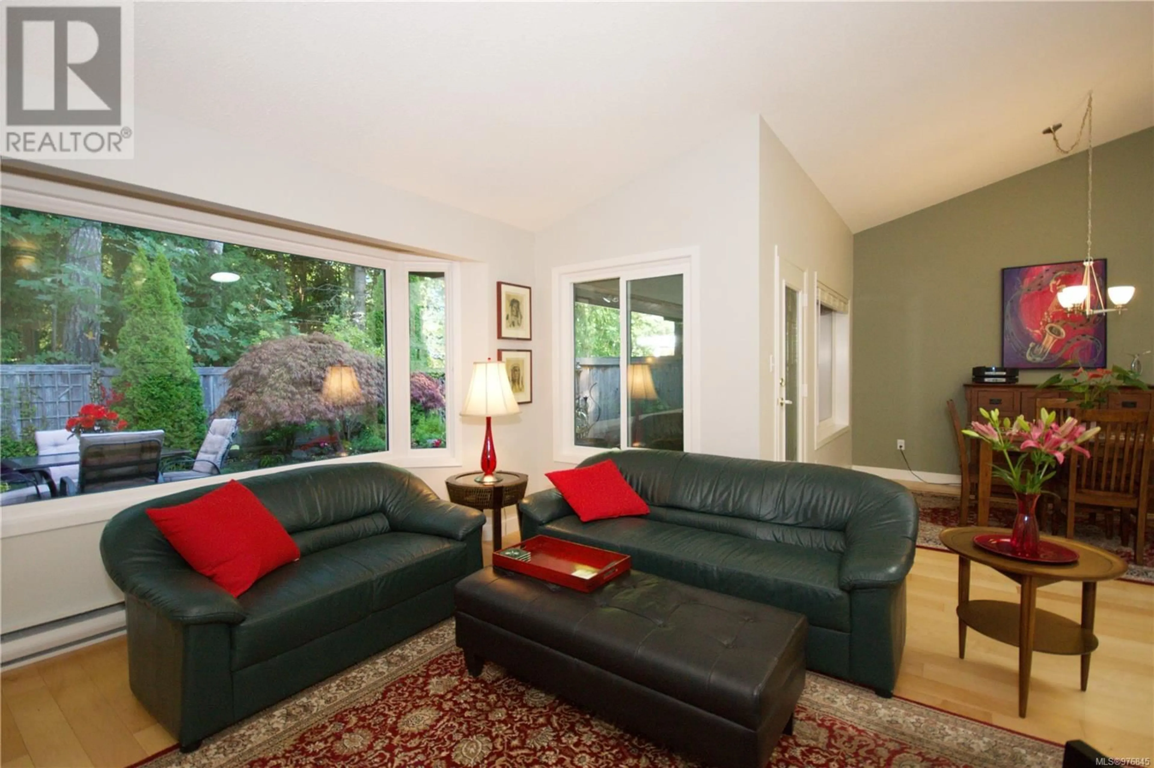 Living room, wood floors for 19 885 BERWICK Rd, Qualicum Beach British Columbia V9K1N7