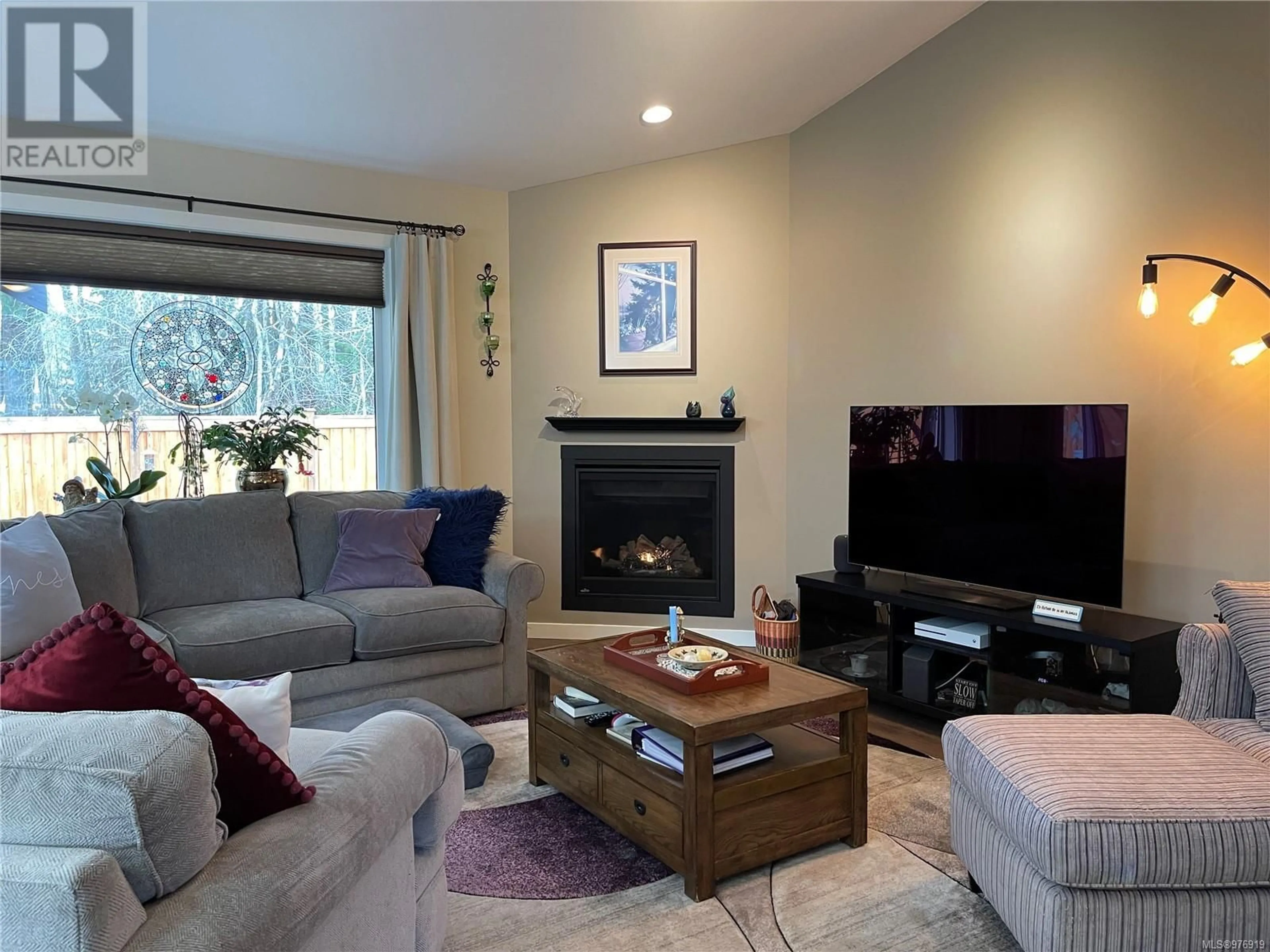 Living room for 11 5450 Tomswood Rd, Port Alberni British Columbia V9Y0B4